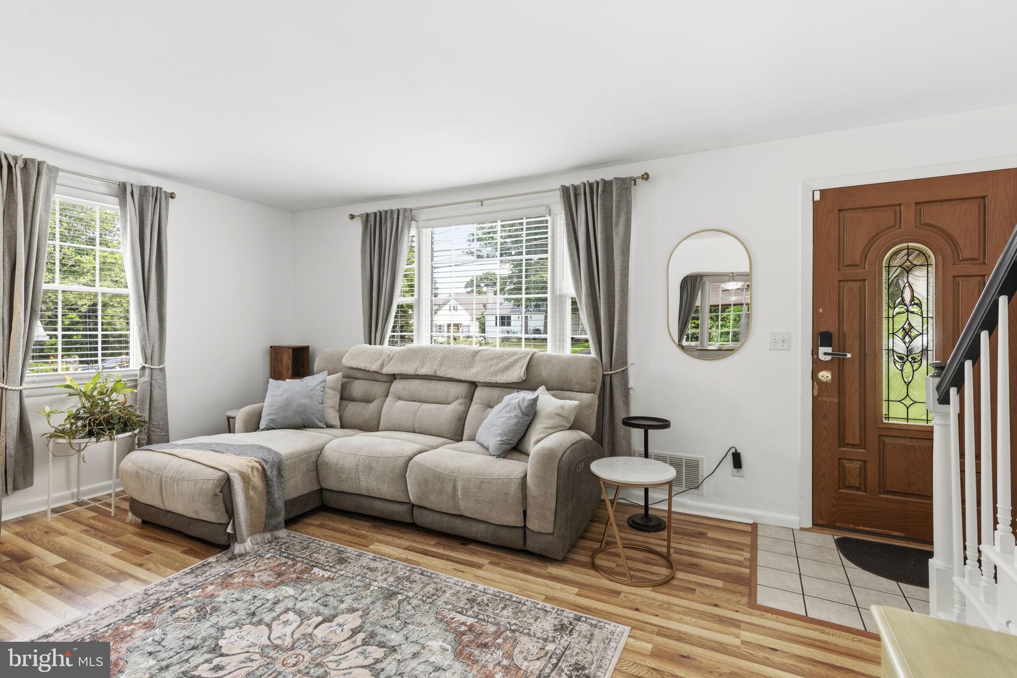WHITE OAKS - Residential