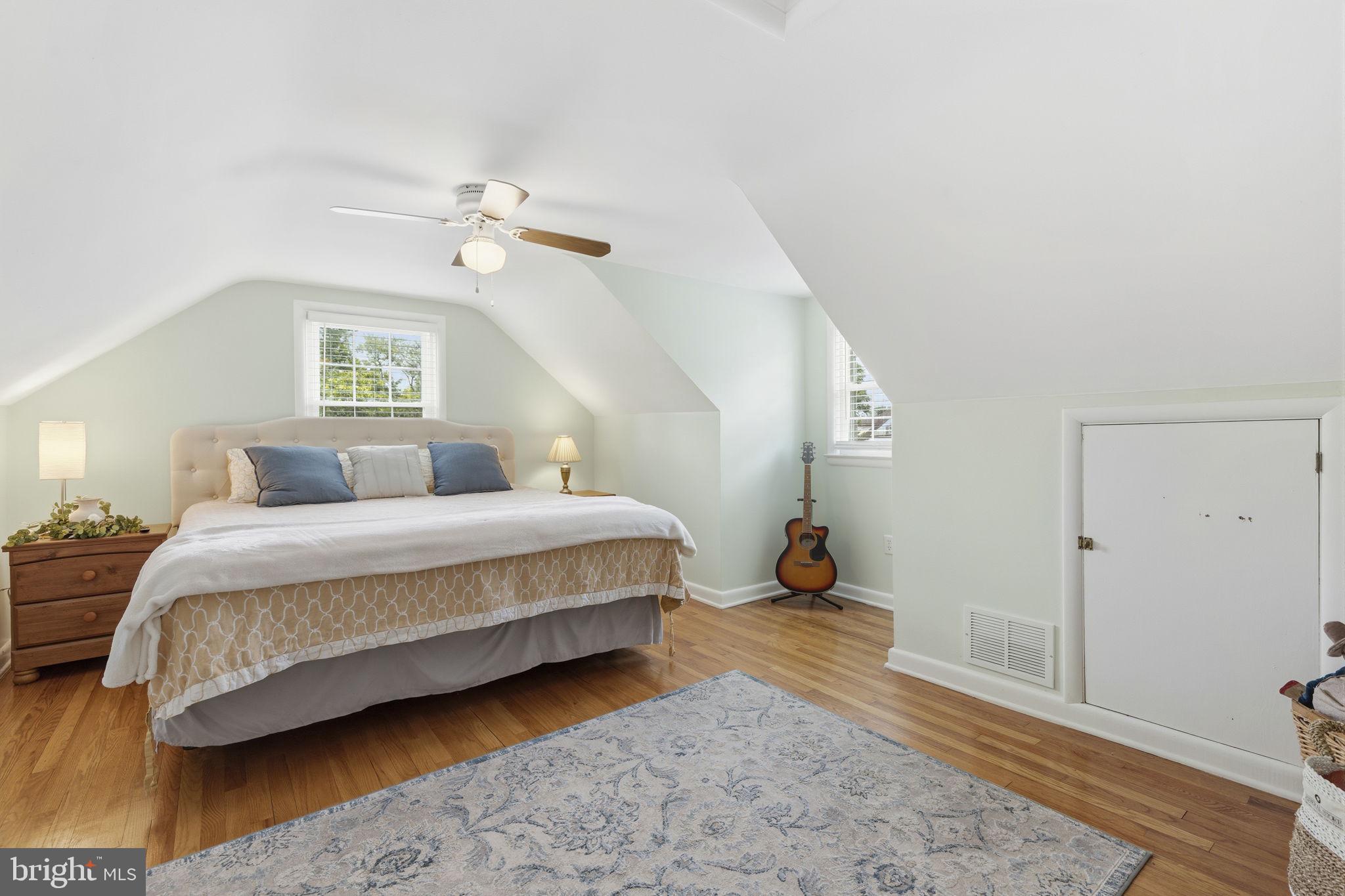 WHITE OAKS - Residential