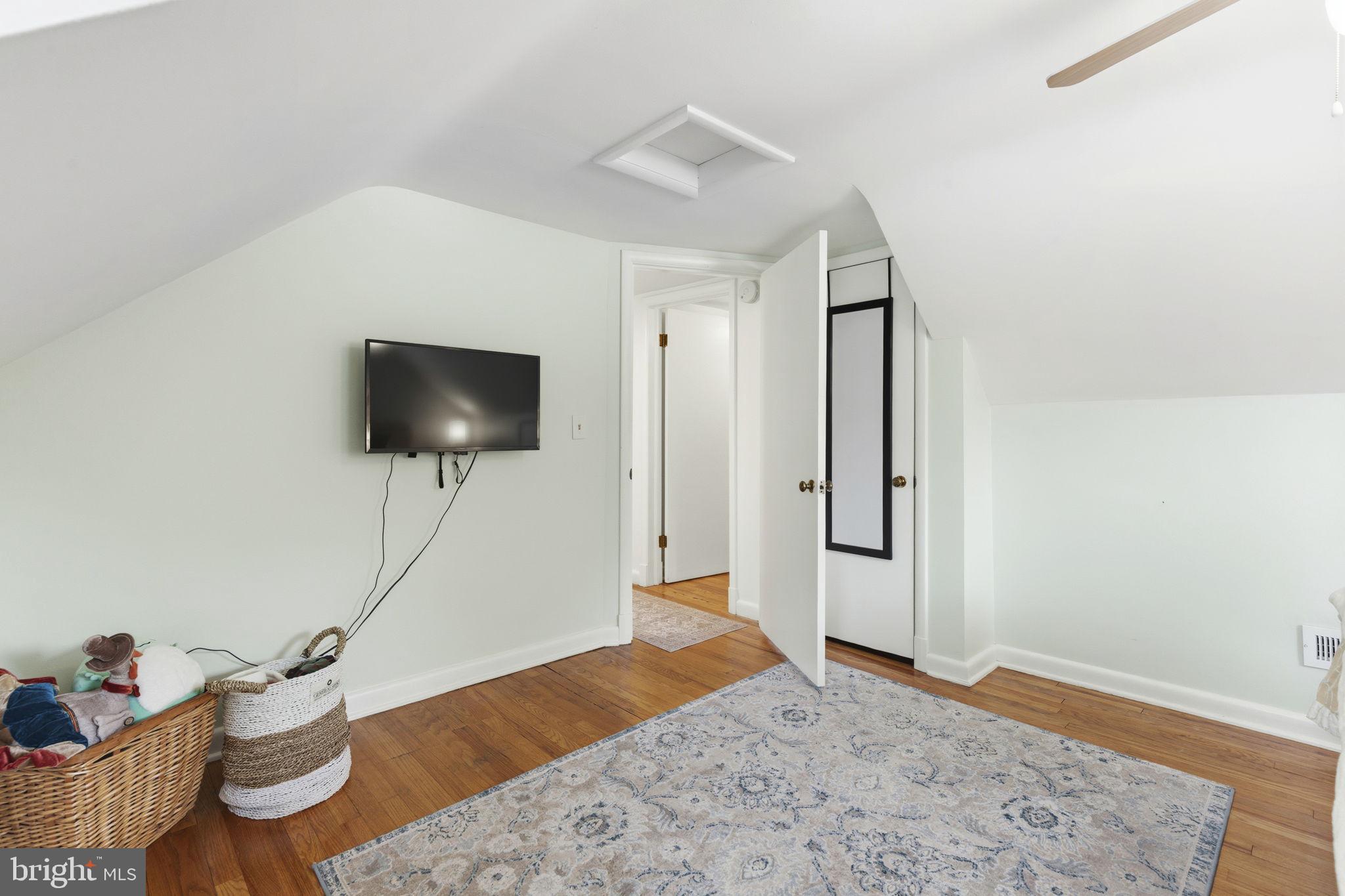 WHITE OAKS - Residential