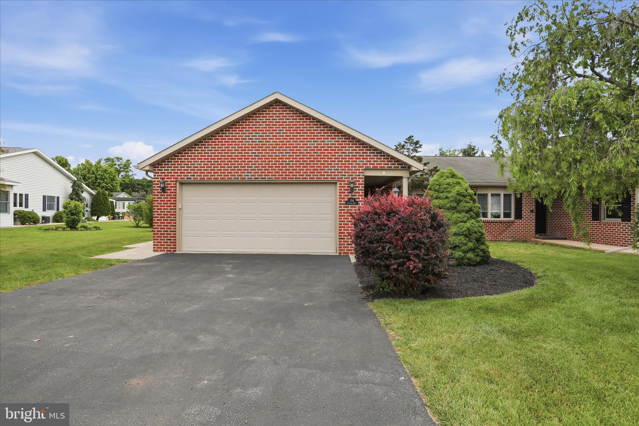 MAPLE RUN - Residential