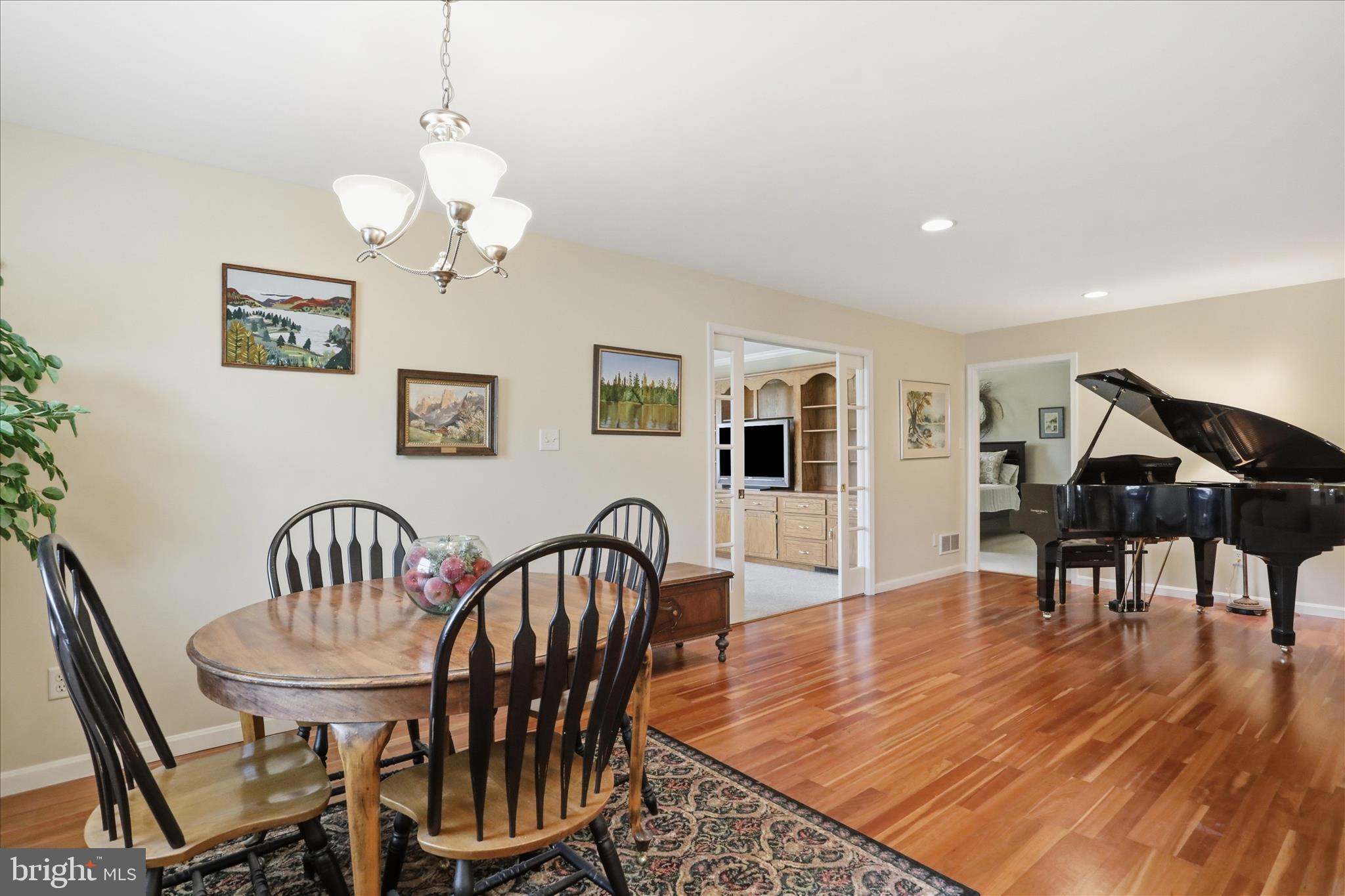 MAPLE RUN - Residential