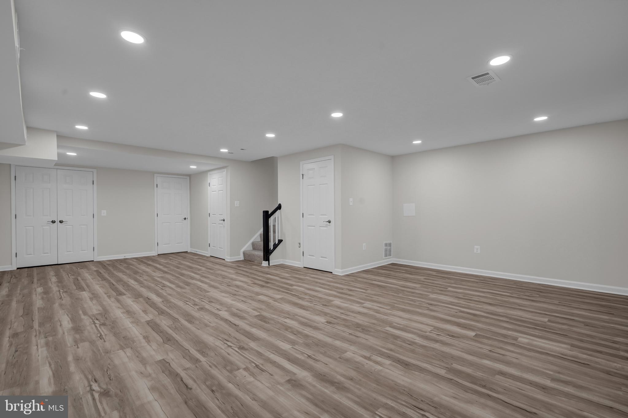 LAKE RIDGE - Residential