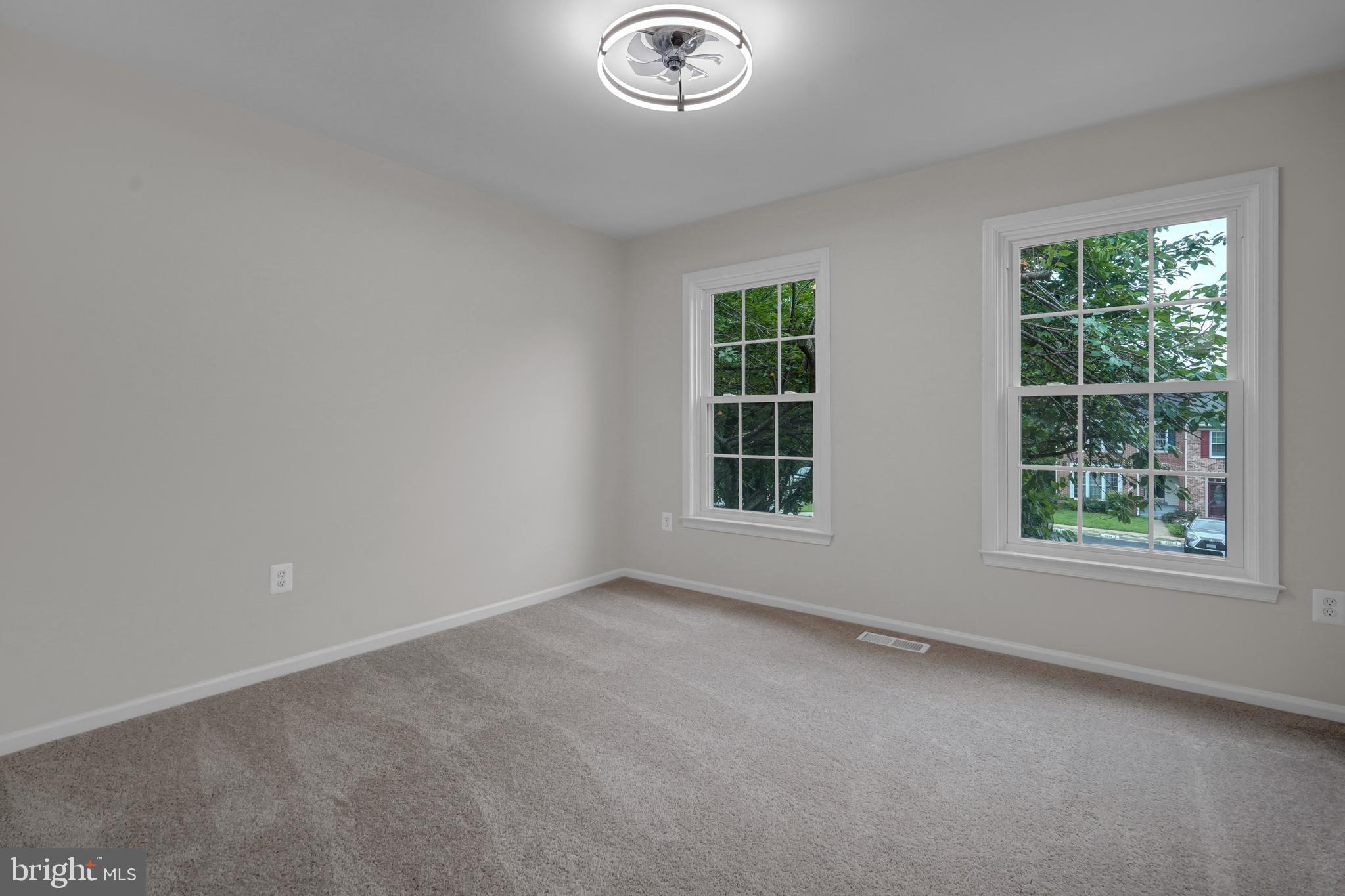LAKE RIDGE - Residential