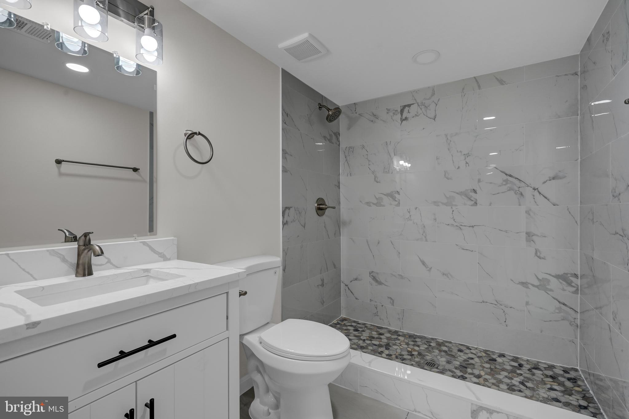 LAKE RIDGE - Residential