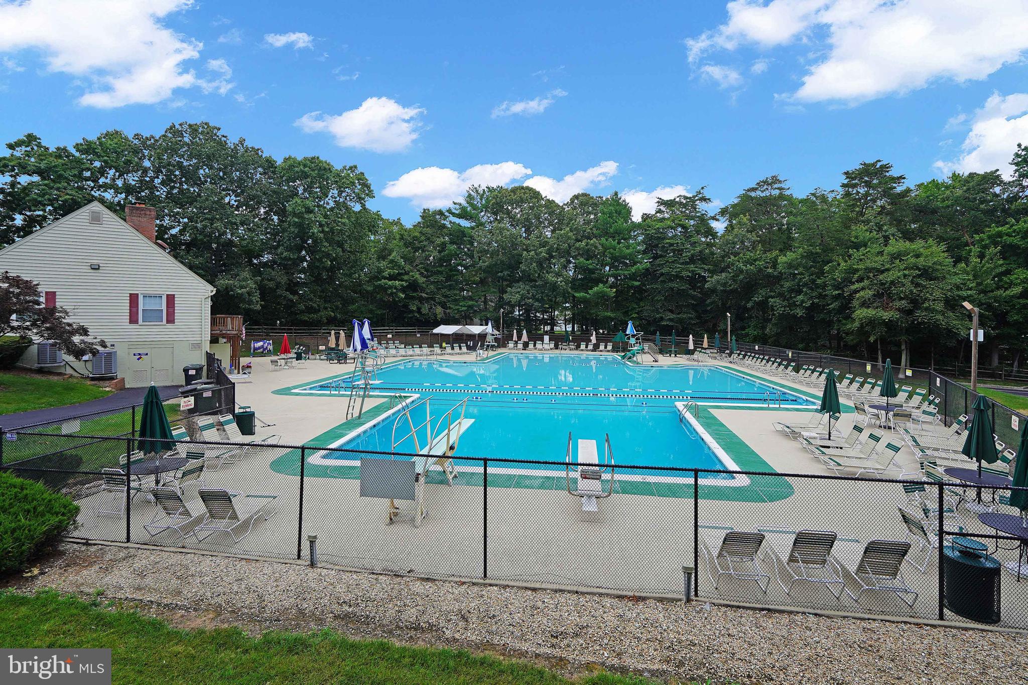 LAKE RIDGE - Residential
