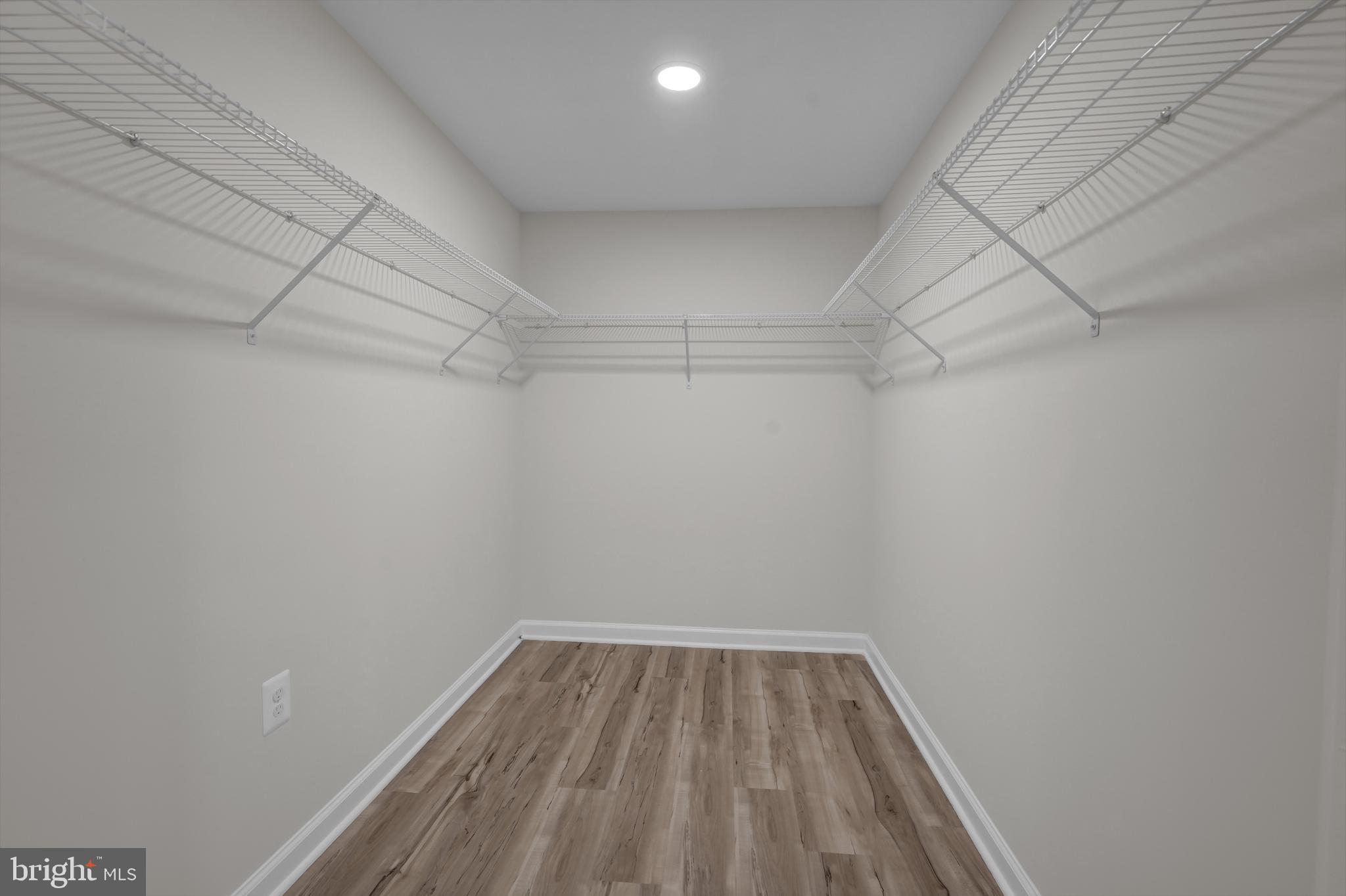 LAKE RIDGE - Residential