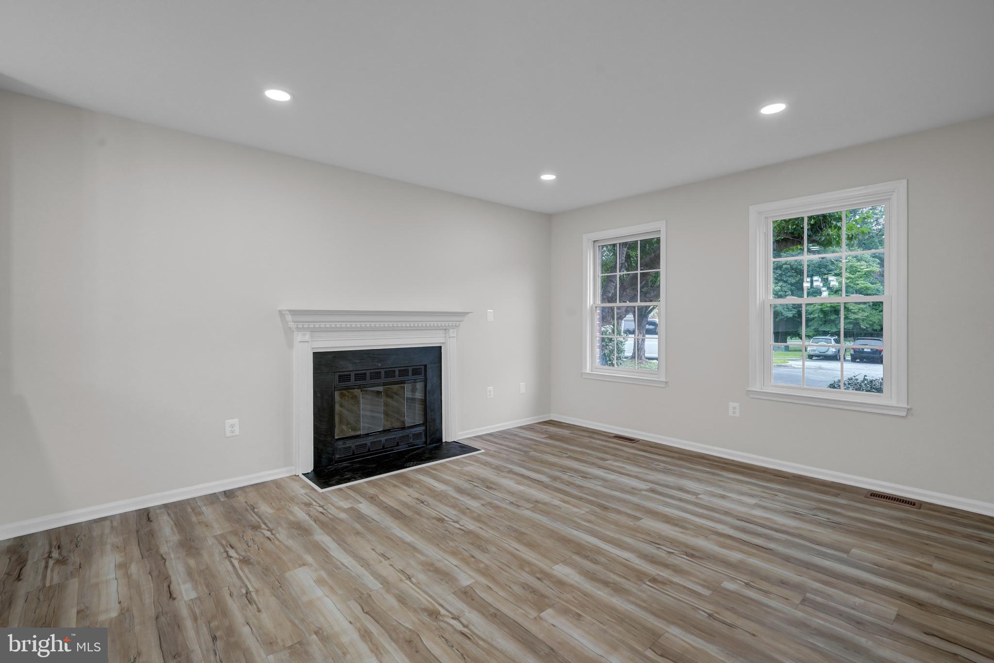LAKE RIDGE - Residential