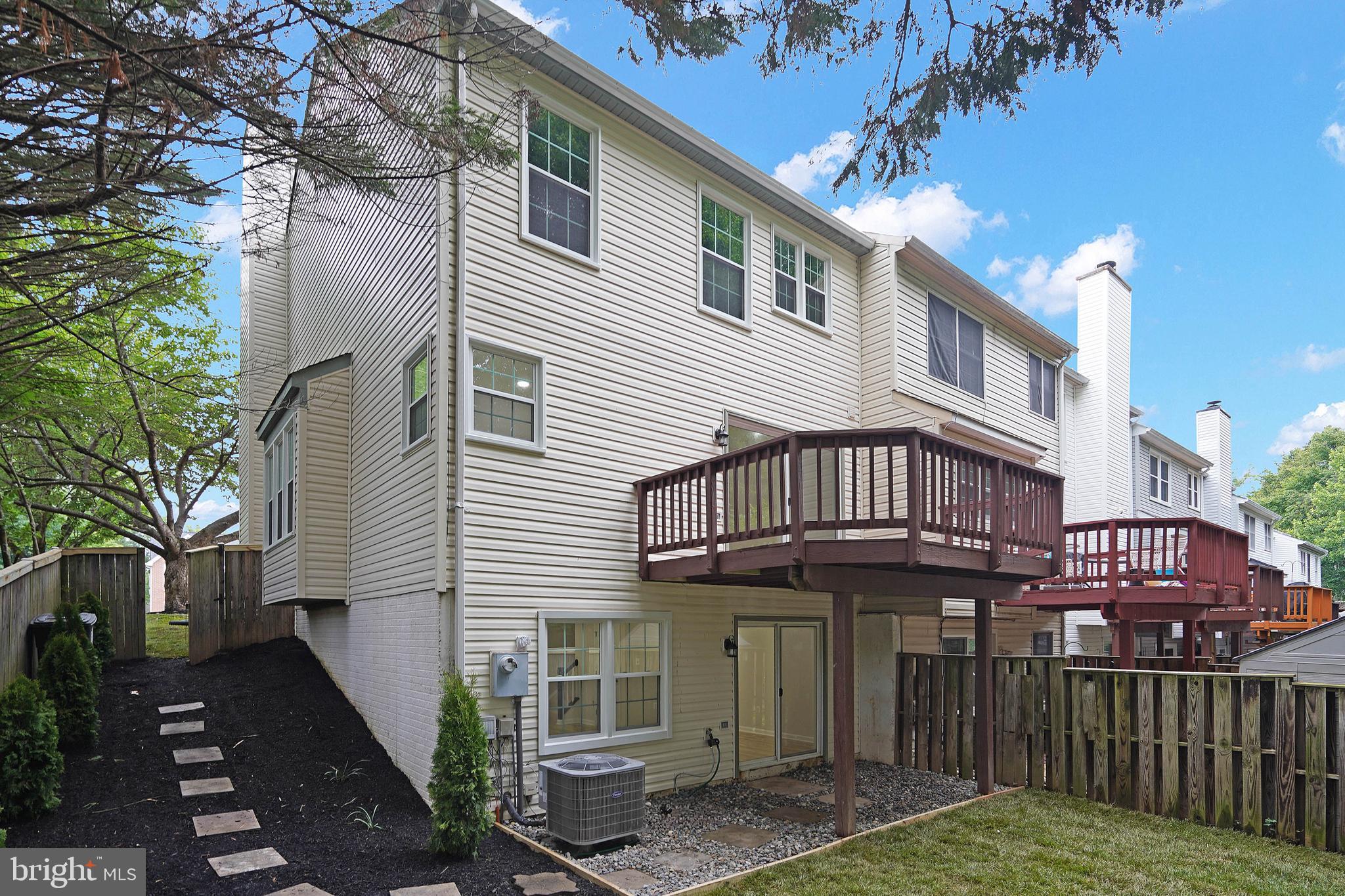 LAKE RIDGE - Residential