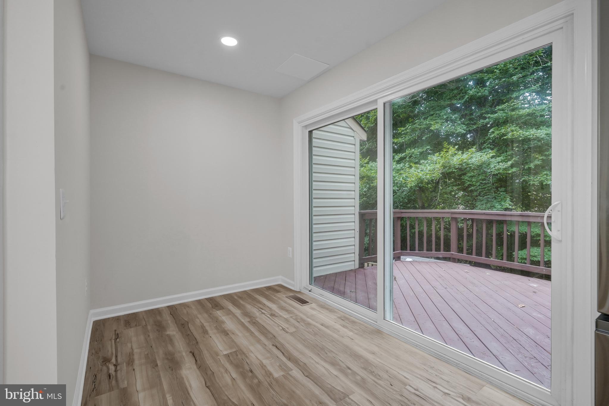 LAKE RIDGE - Residential