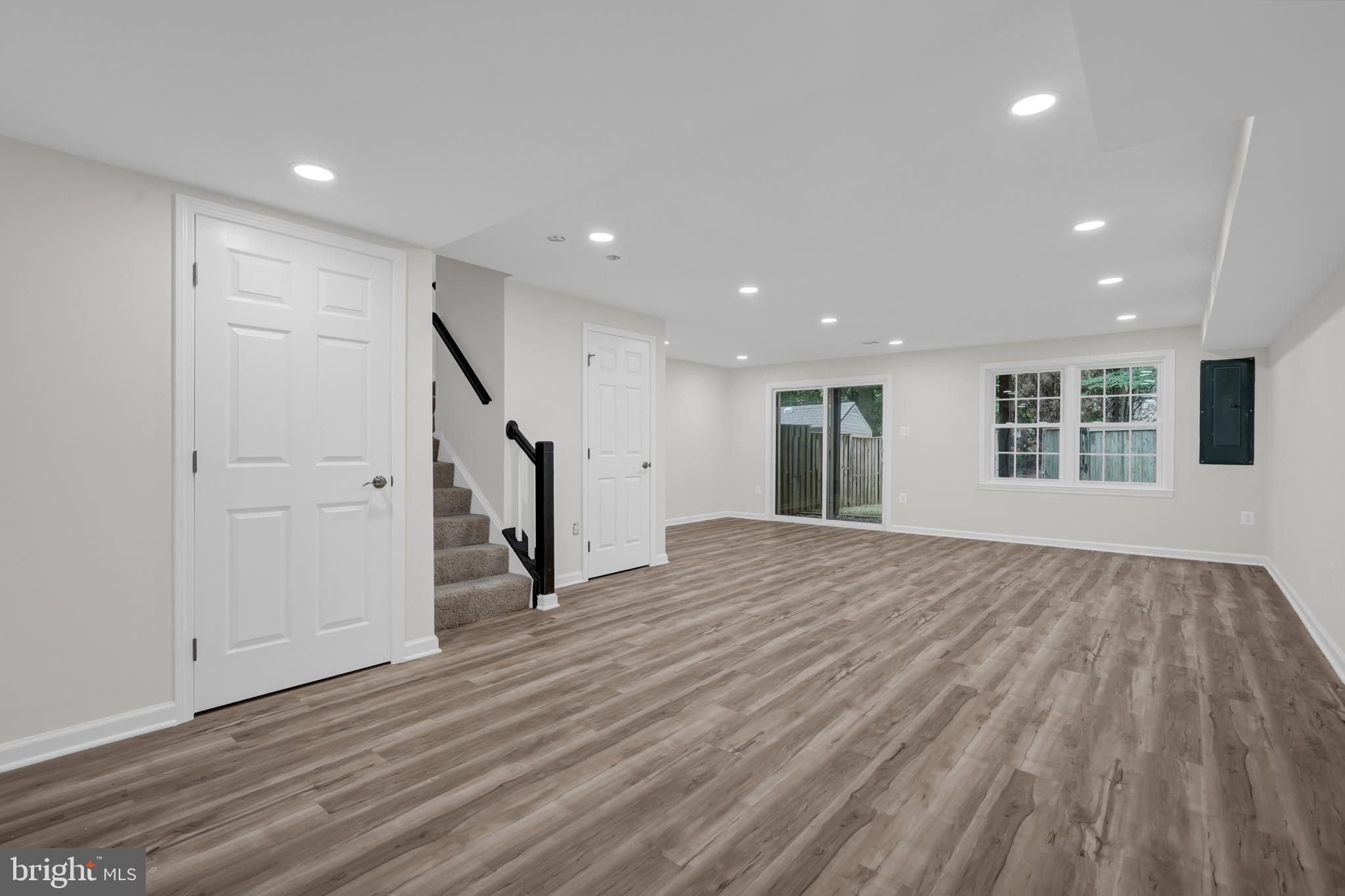 LAKE RIDGE - Residential