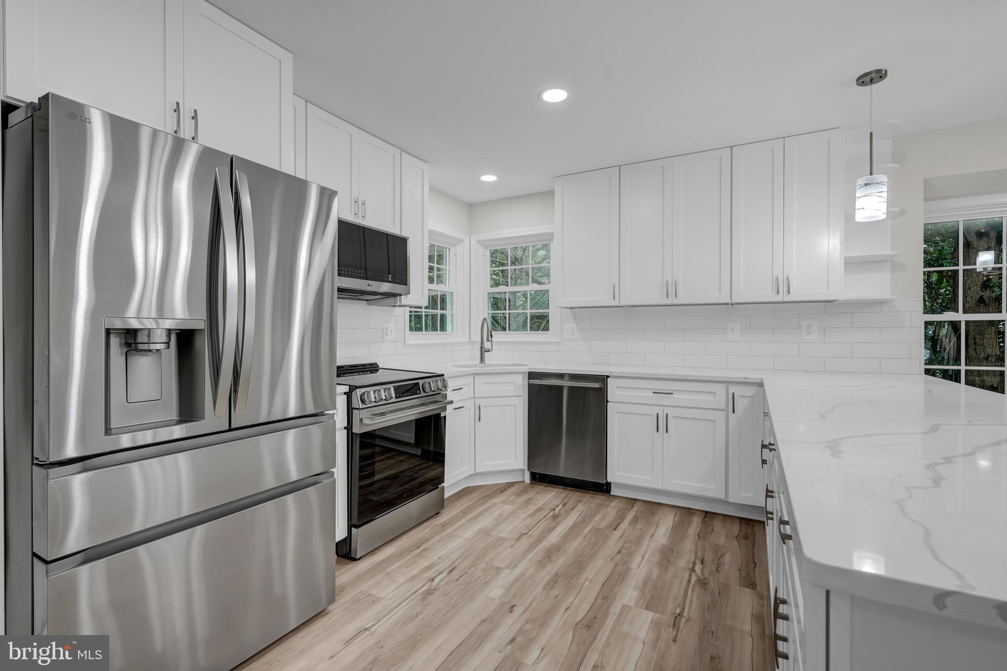 LAKE RIDGE - Residential