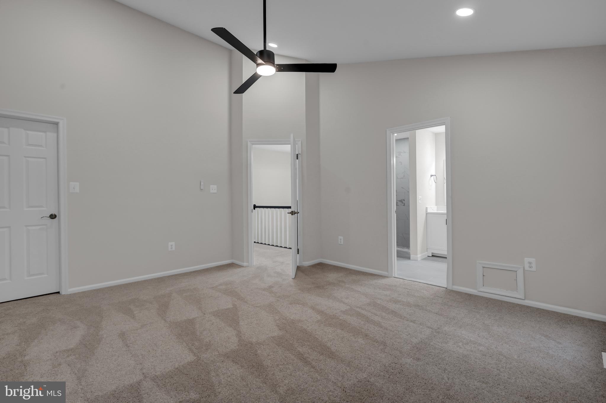 LAKE RIDGE - Residential