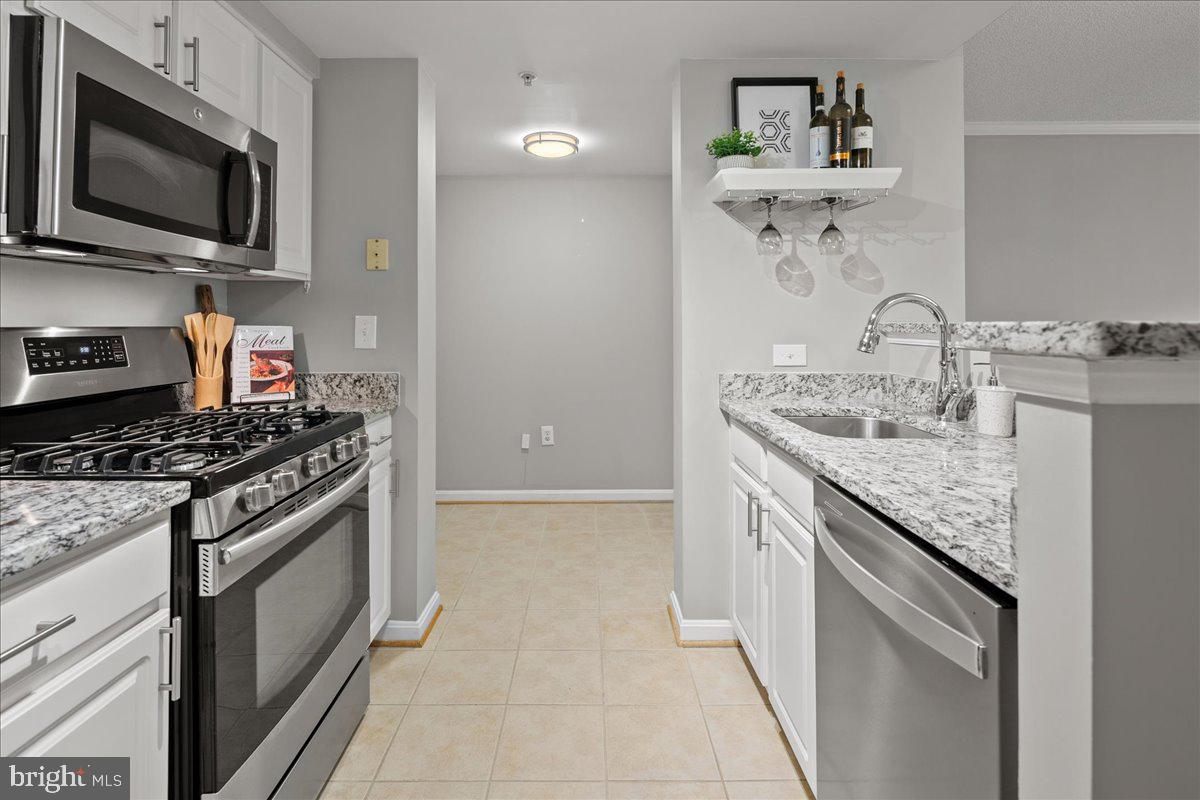LEXINGTON SQUARE - Residential