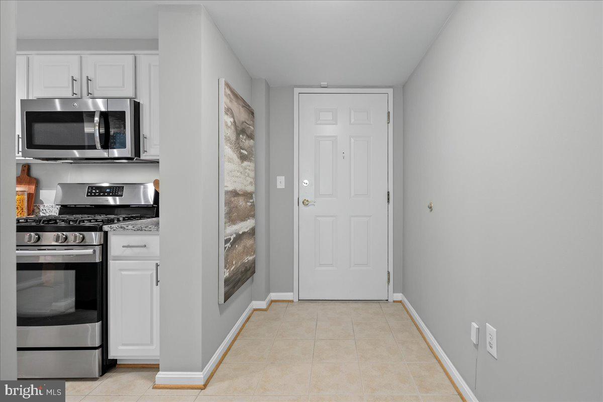 LEXINGTON SQUARE - Residential