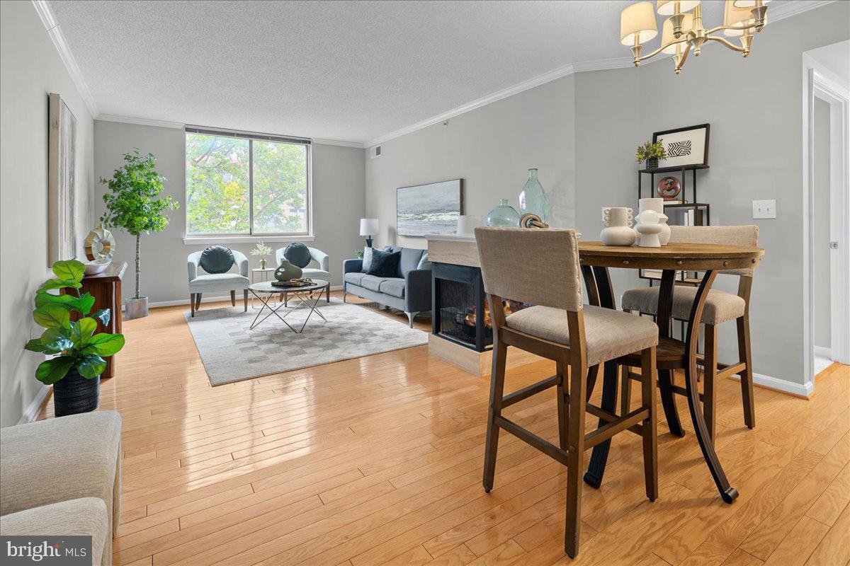 LEXINGTON SQUARE - Residential
