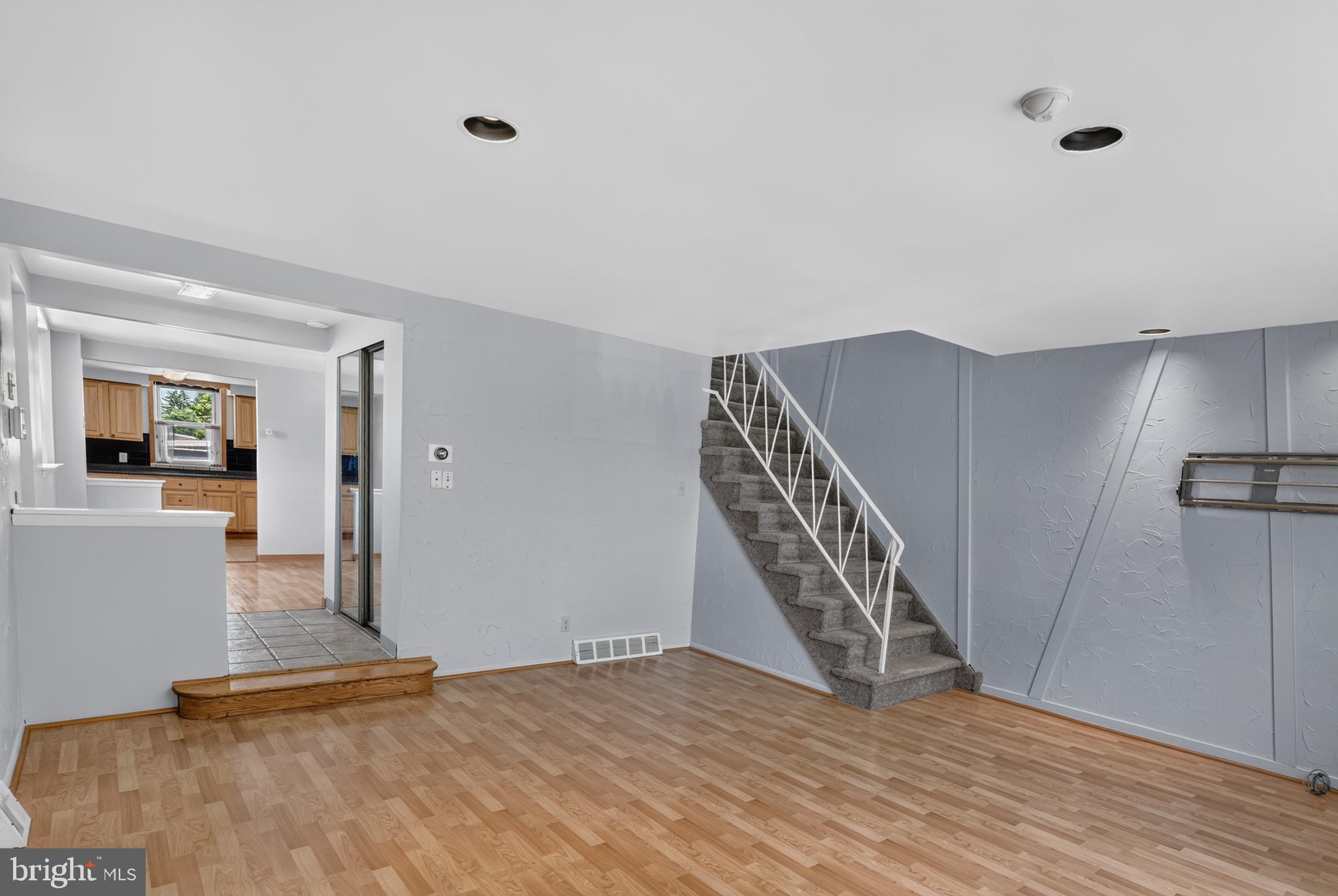 BUSTLETON - Residential