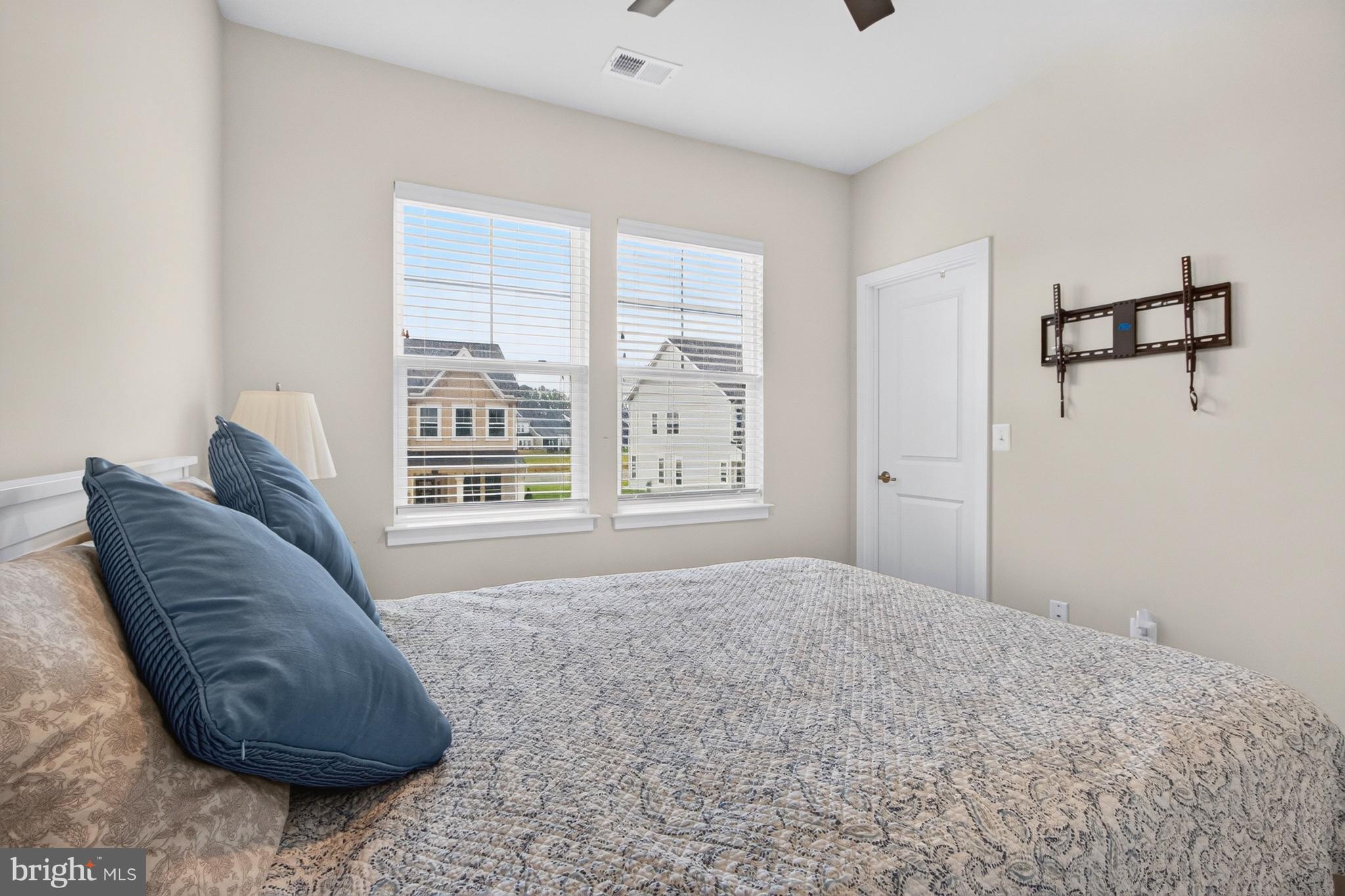 VILLAS AT WALDEN - Residential
