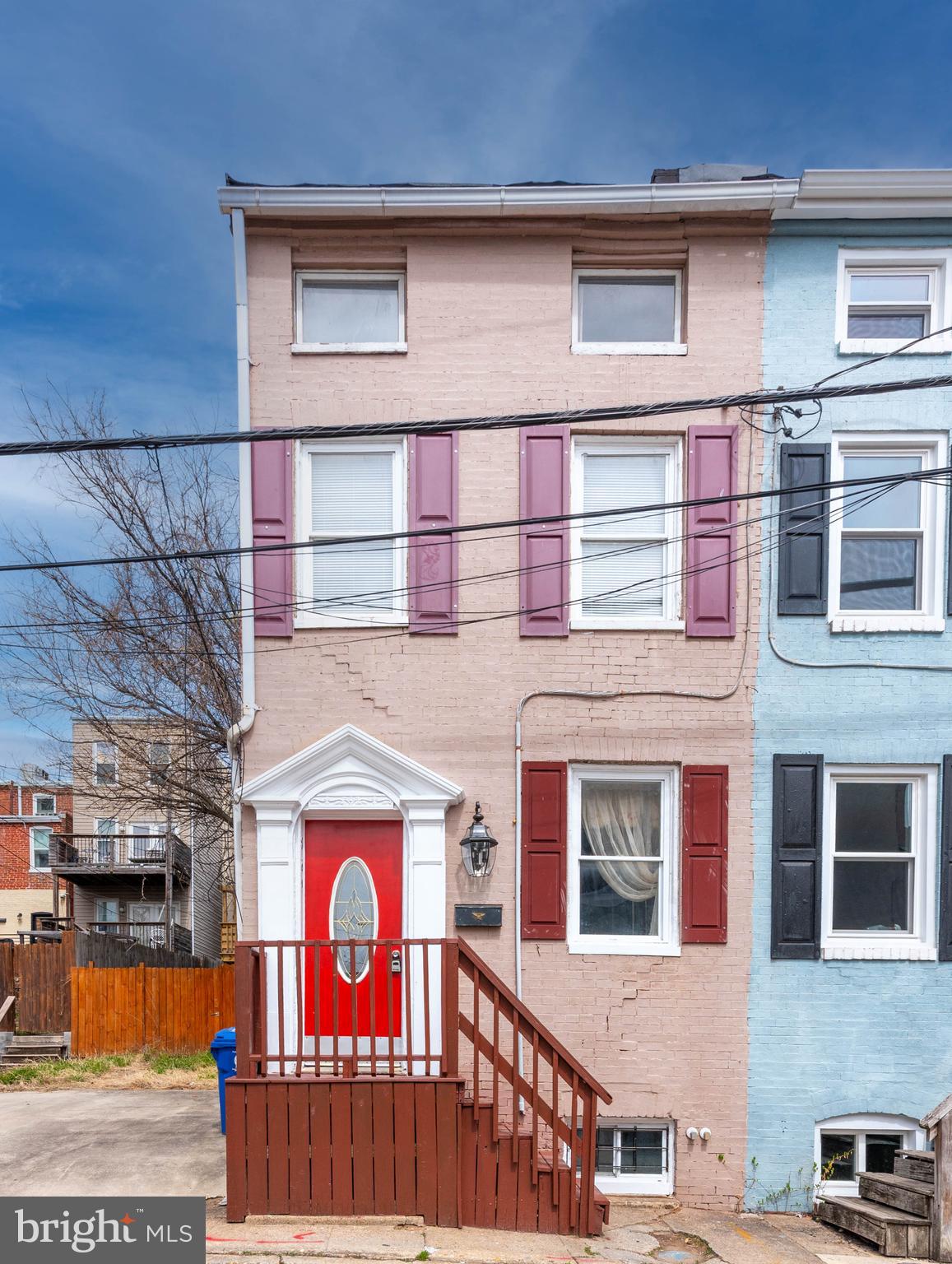 HOLLINS MARKET - Residential