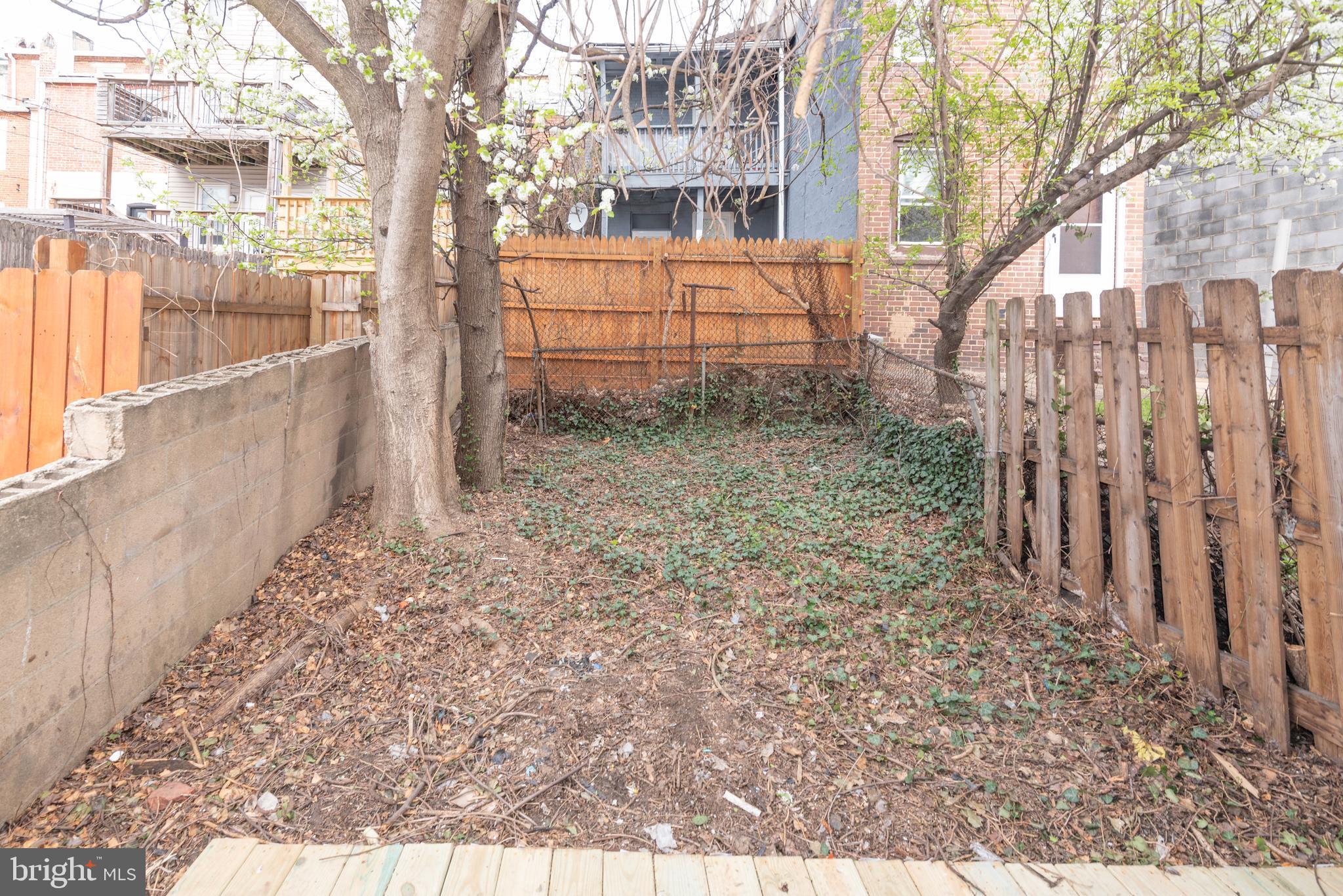 HOLLINS MARKET - Residential