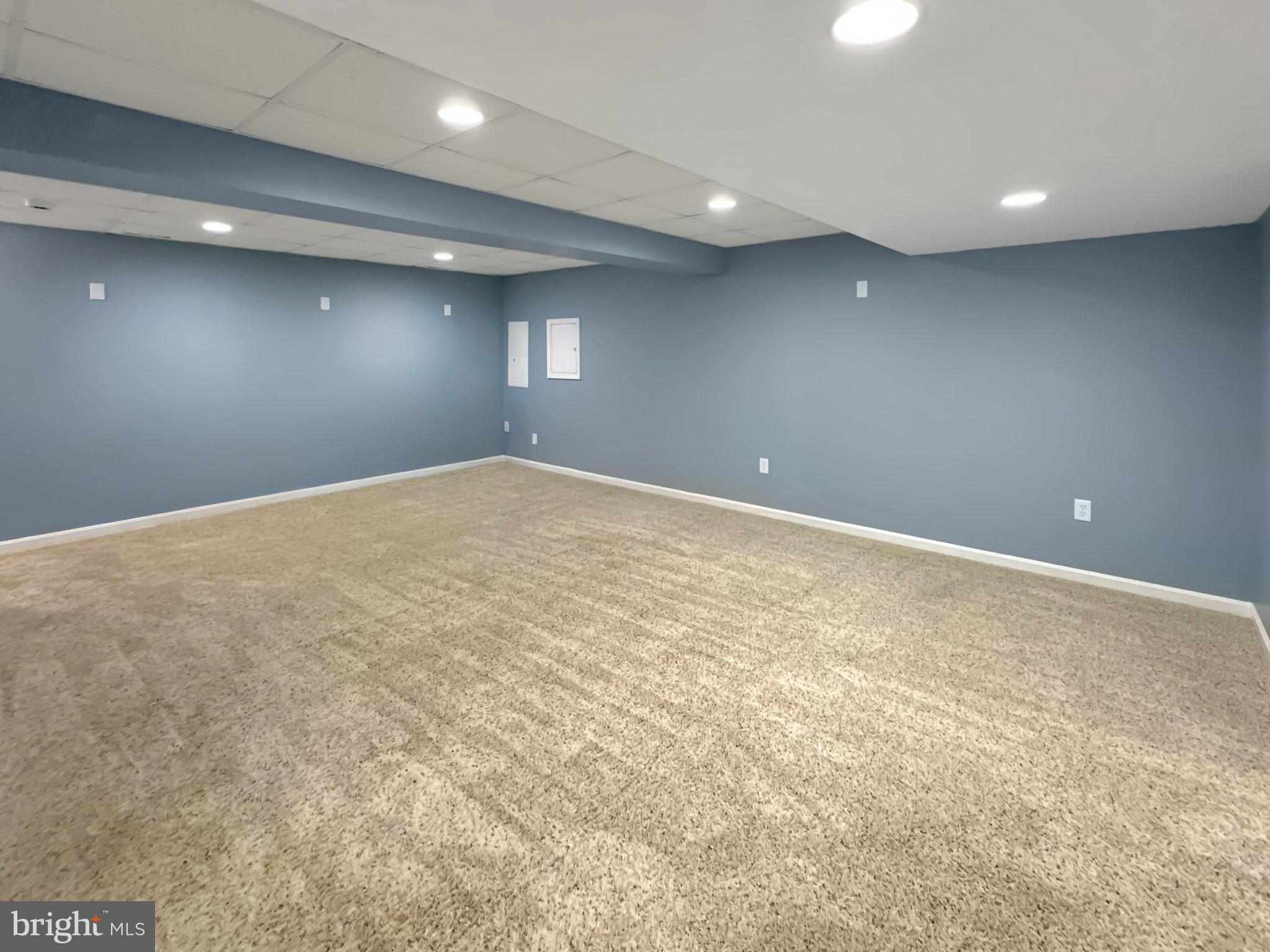 FARMINGTON VILLAGE - Residential