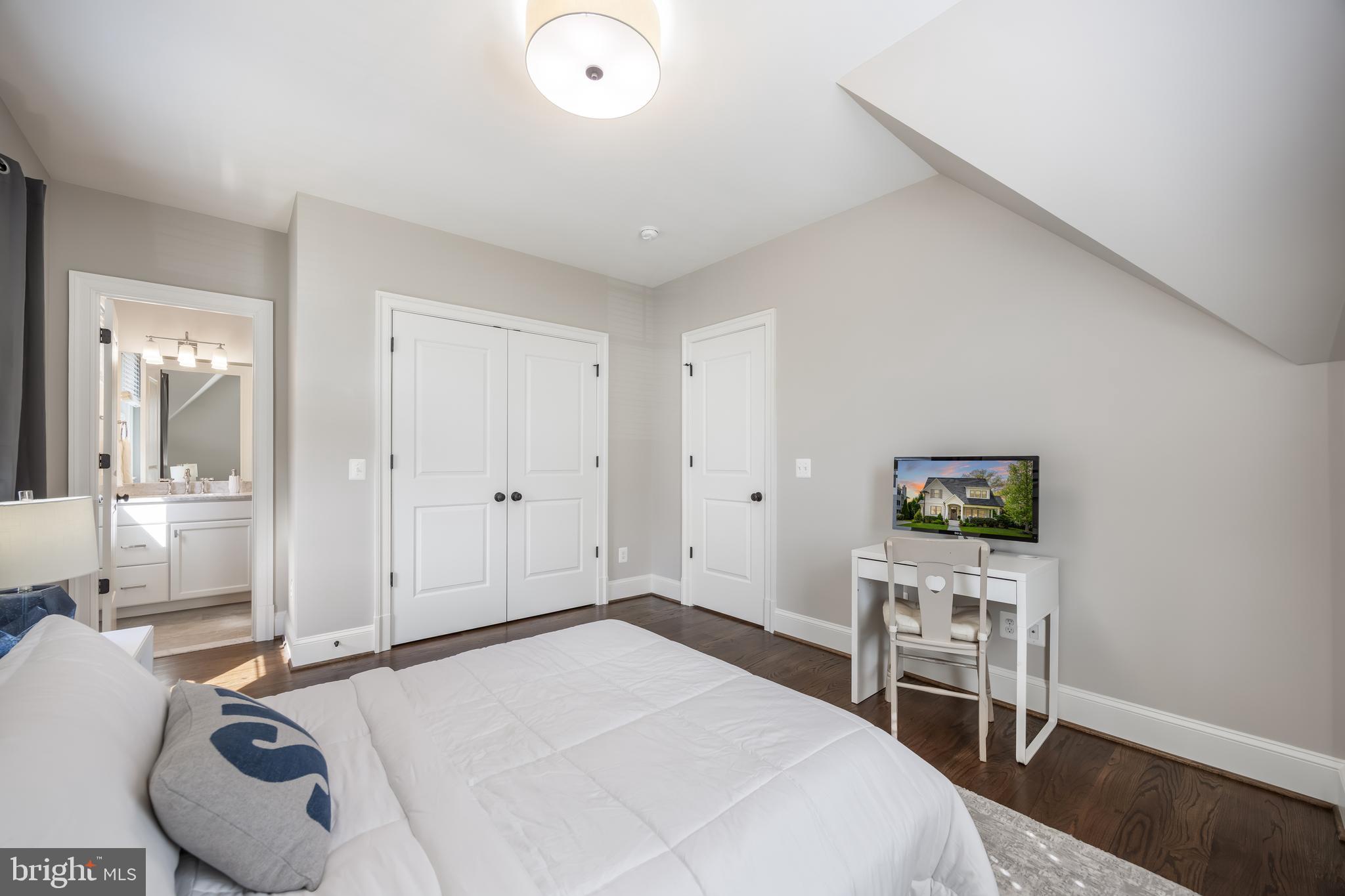 LEEWAY HEIGHTS - Residential