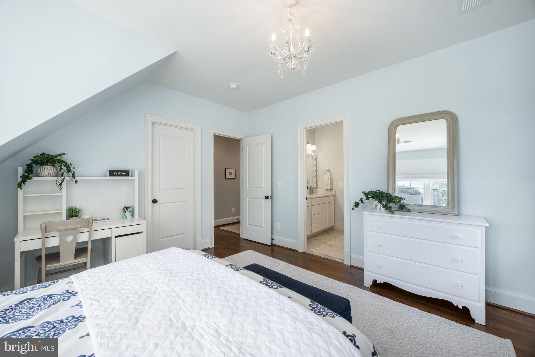 LEEWAY HEIGHTS - Residential