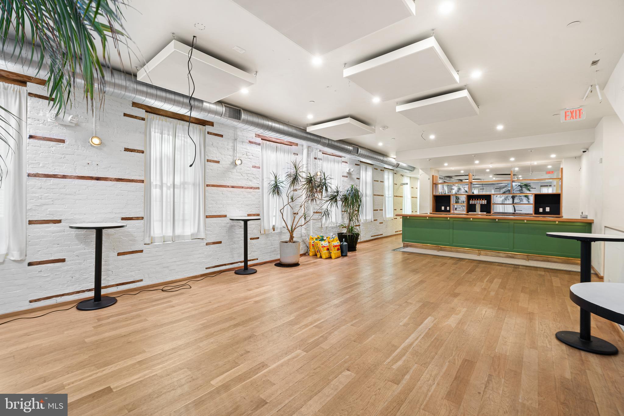 SOUTH KENSINGTON - Business Opportunity