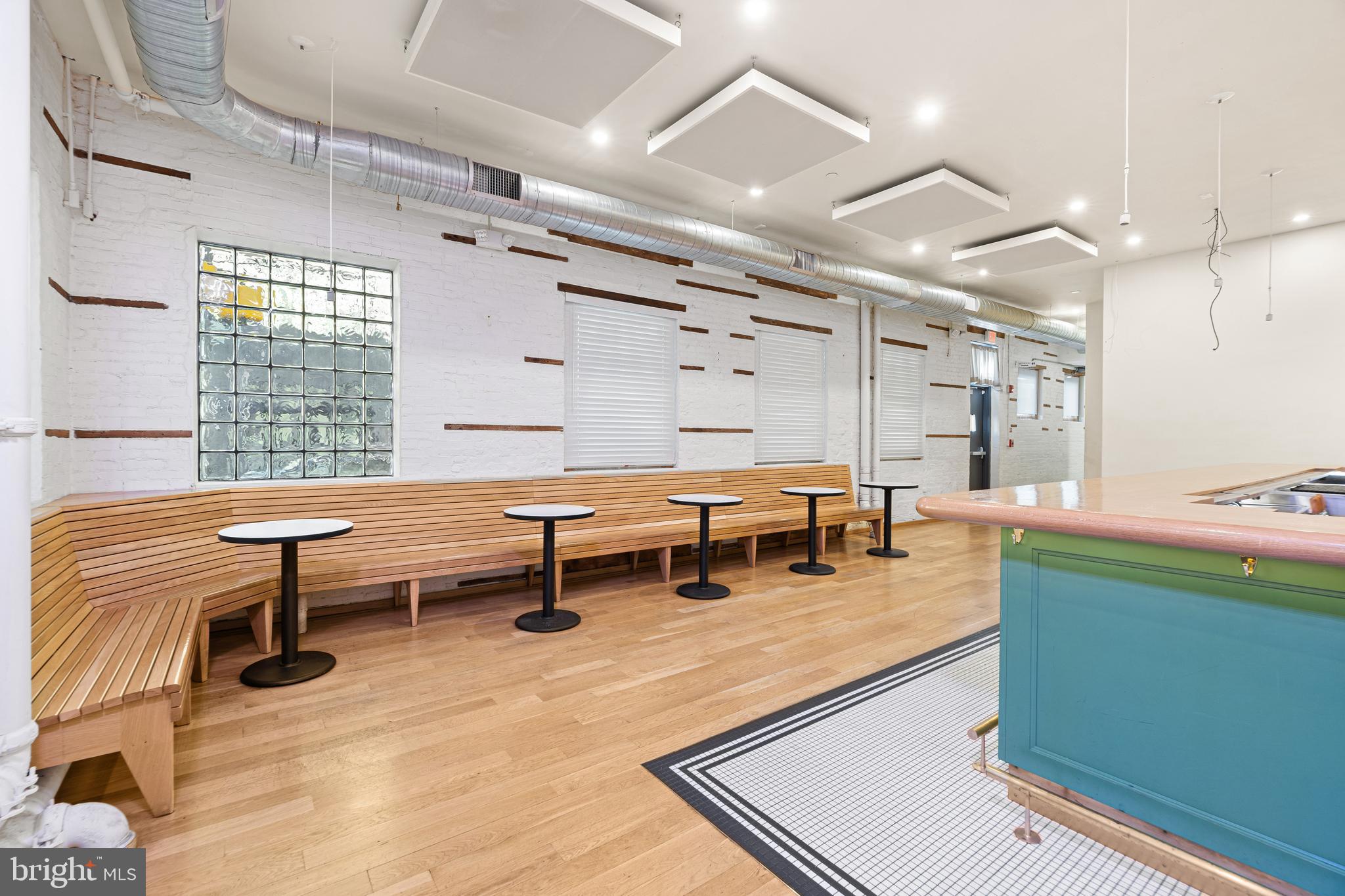 SOUTH KENSINGTON - Business Opportunity
