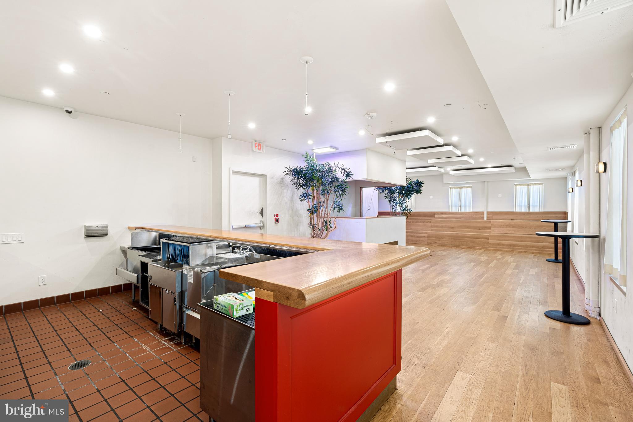 SOUTH KENSINGTON - Business Opportunity