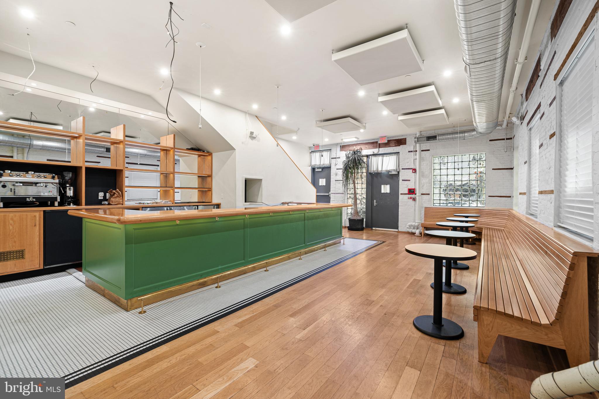 SOUTH KENSINGTON - Business Opportunity