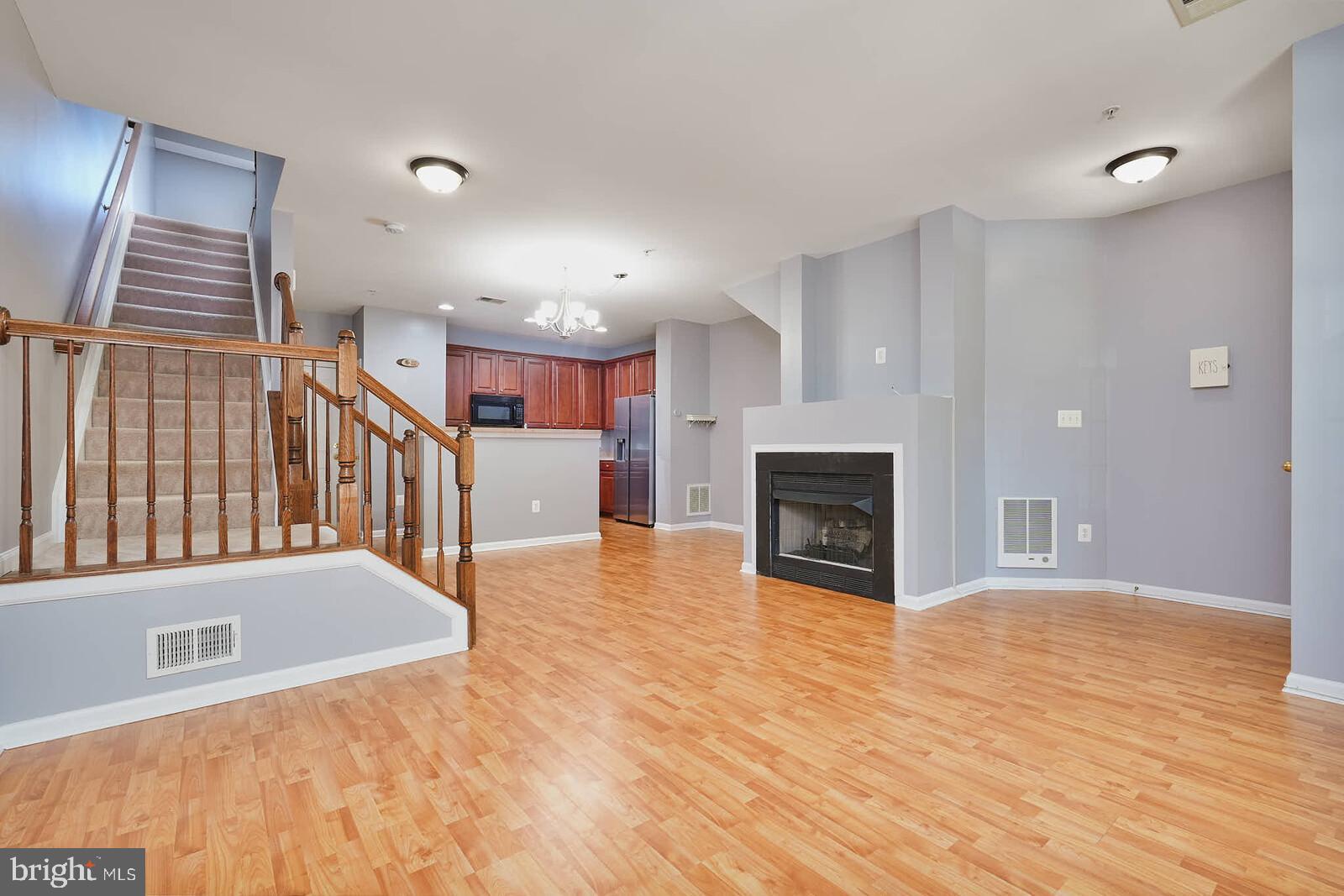 AMBER SPRING - Residential