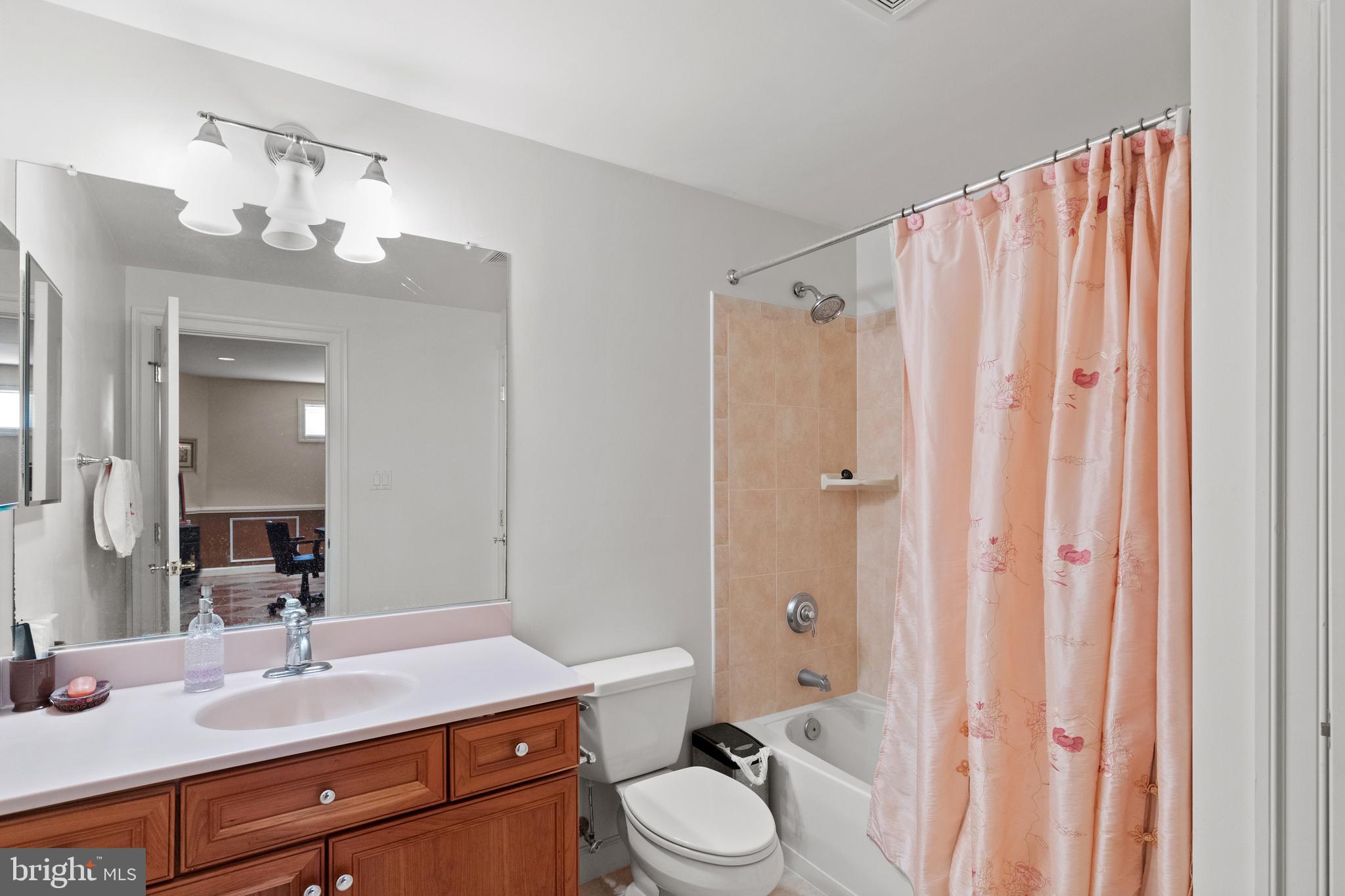 FOXHALL OF MCLEAN - Residential