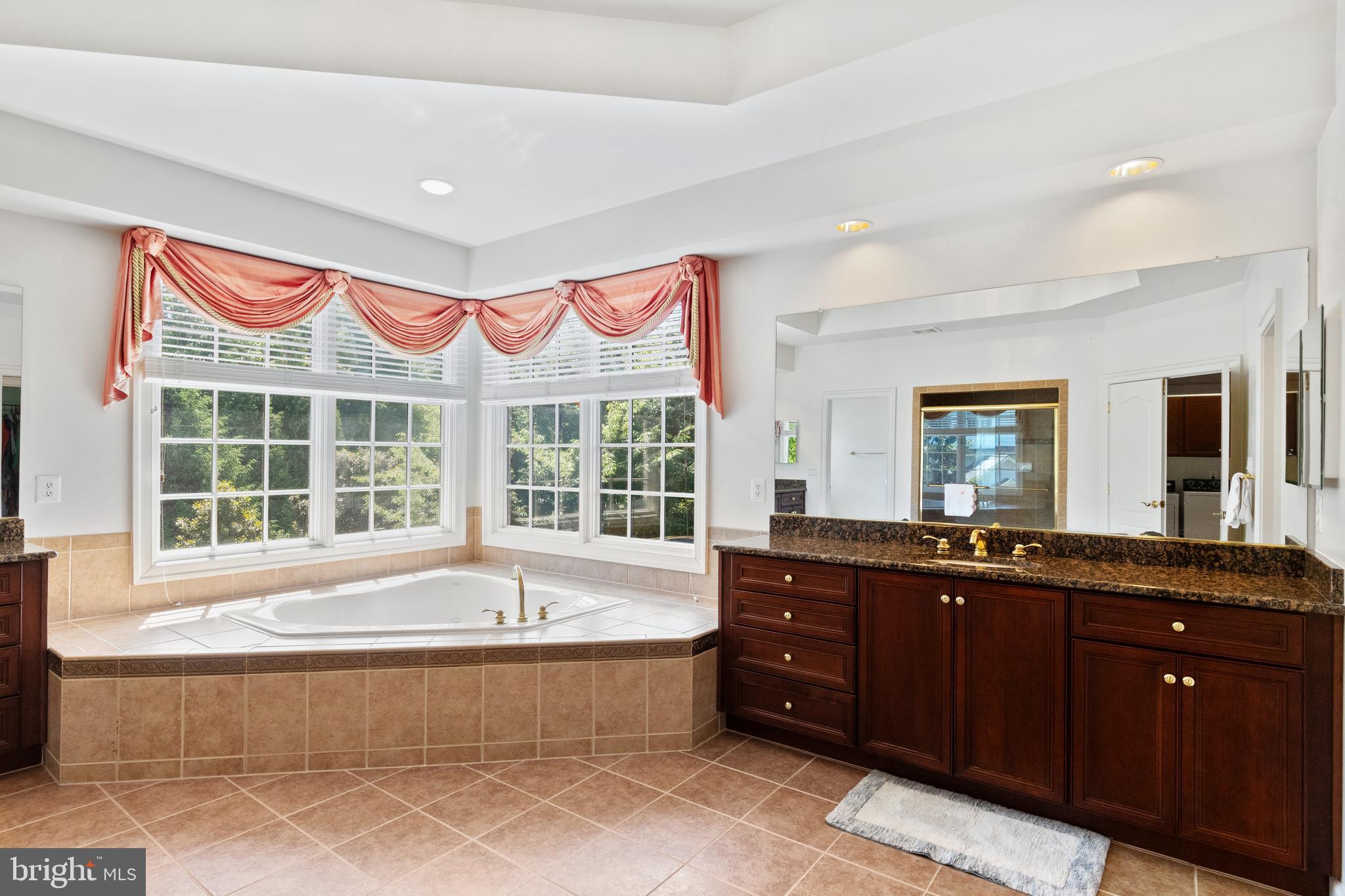 FOXHALL OF MCLEAN - Residential