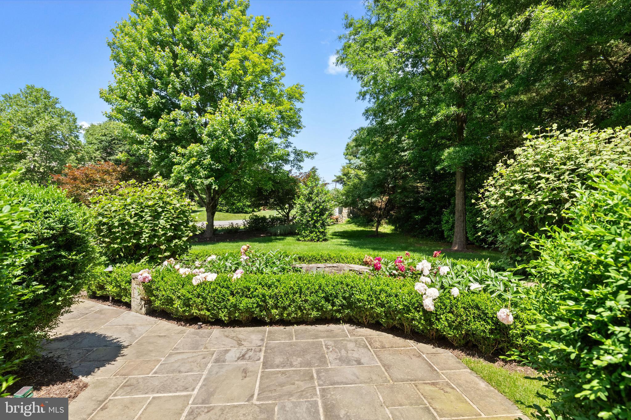 FOXHALL OF MCLEAN - Residential