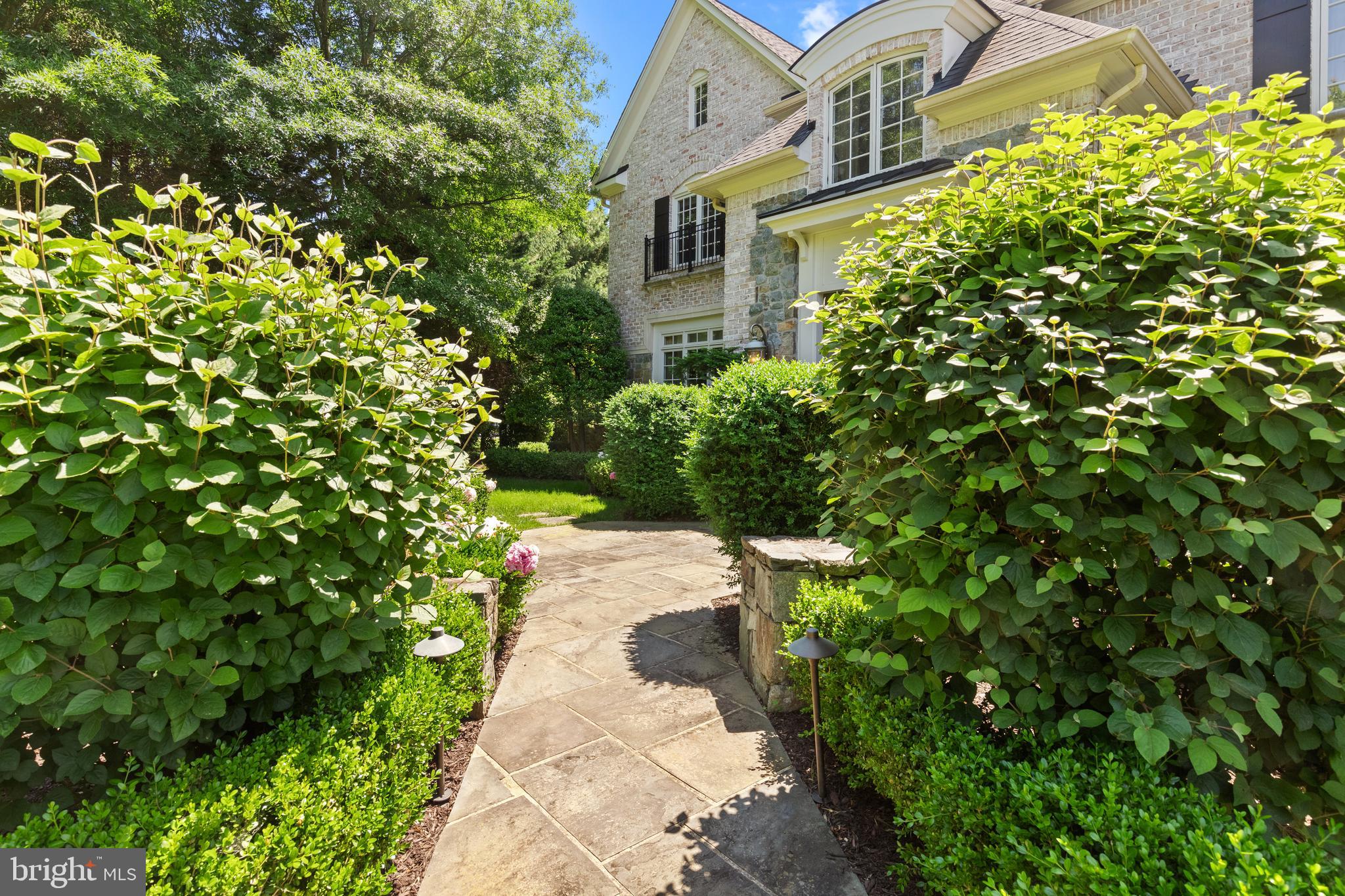 FOXHALL OF MCLEAN - Residential