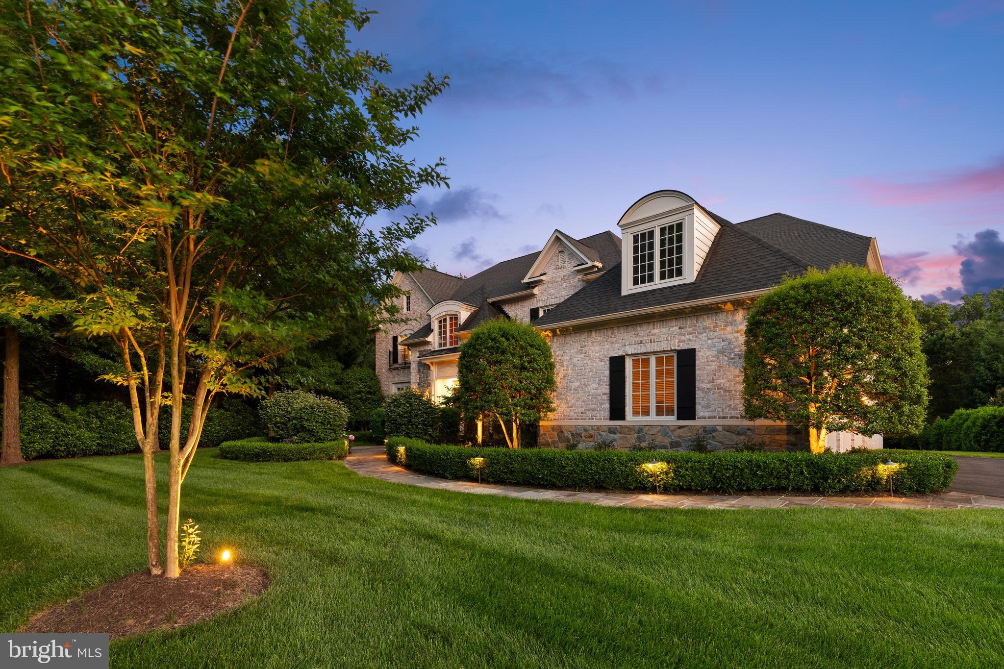 FOXHALL OF MCLEAN - Residential