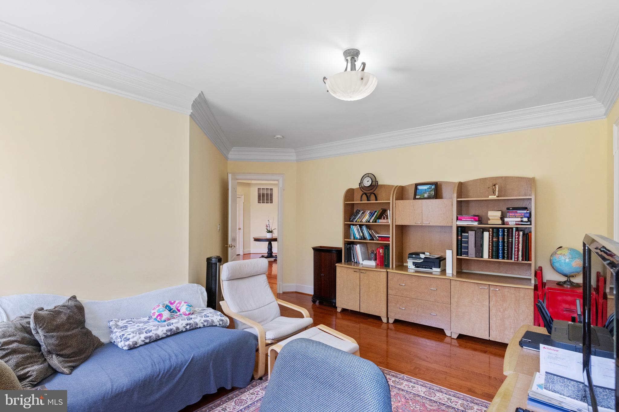 FOXHALL OF MCLEAN - Residential