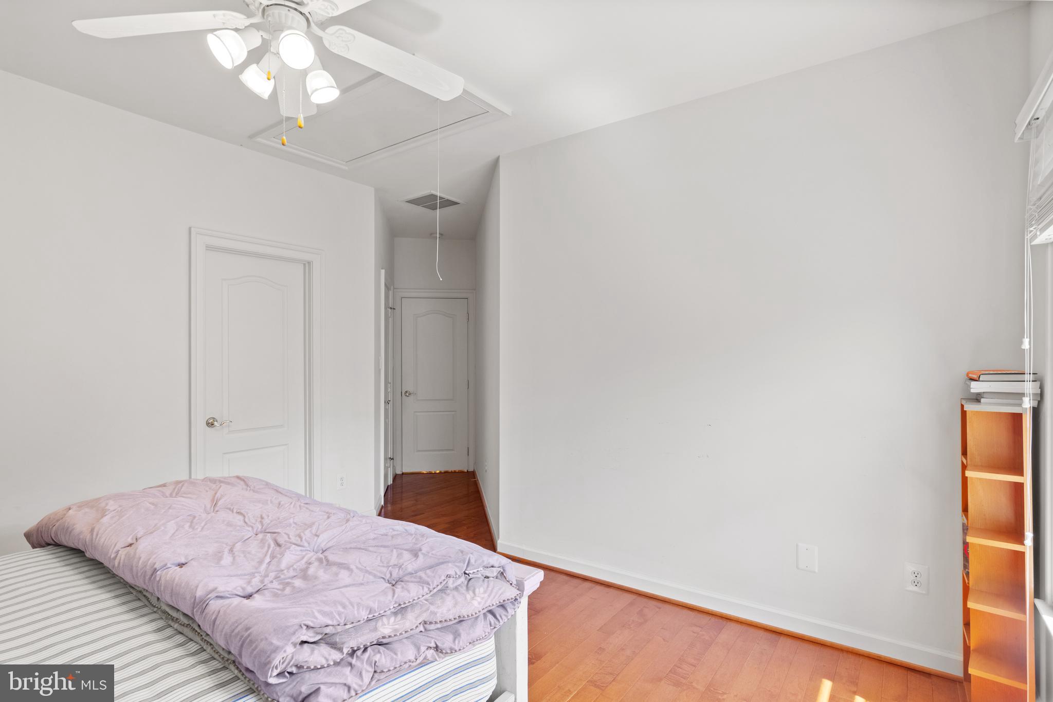 FOXHALL OF MCLEAN - Residential