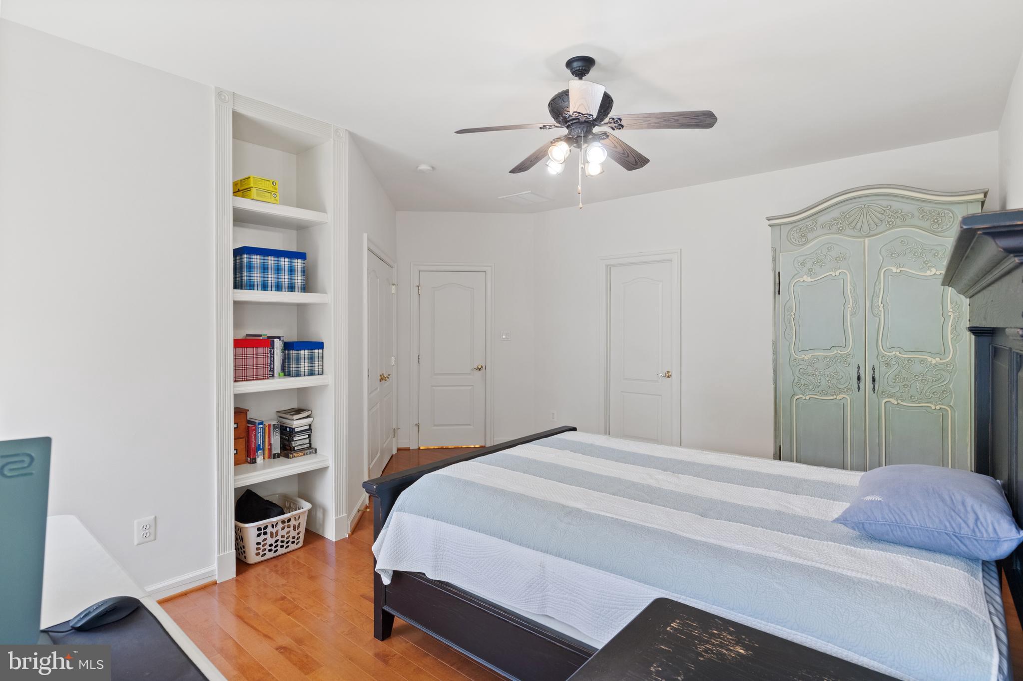 FOXHALL OF MCLEAN - Residential