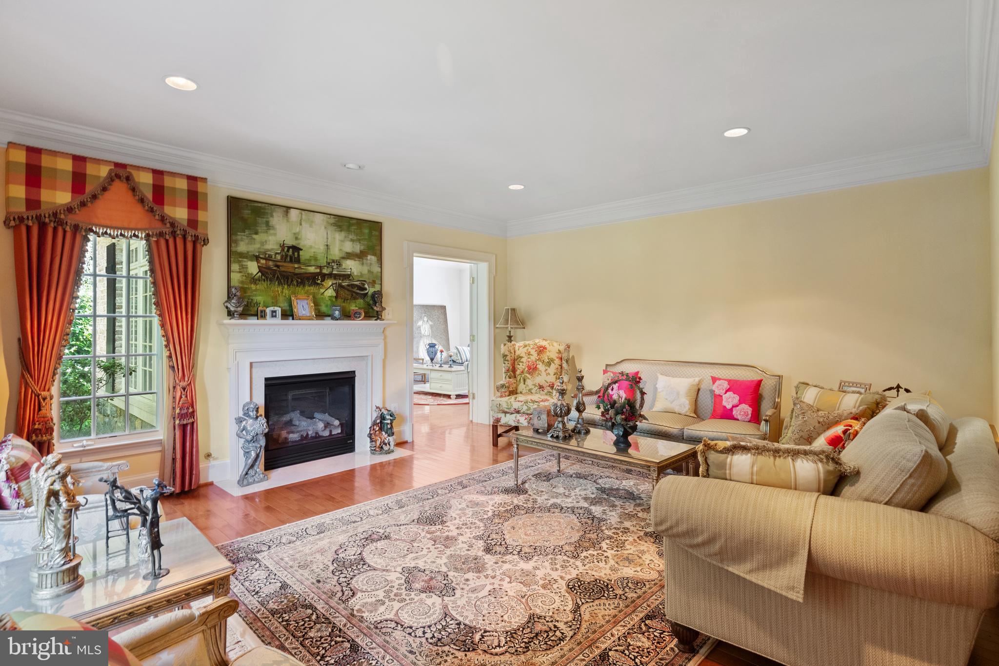 FOXHALL OF MCLEAN - Residential