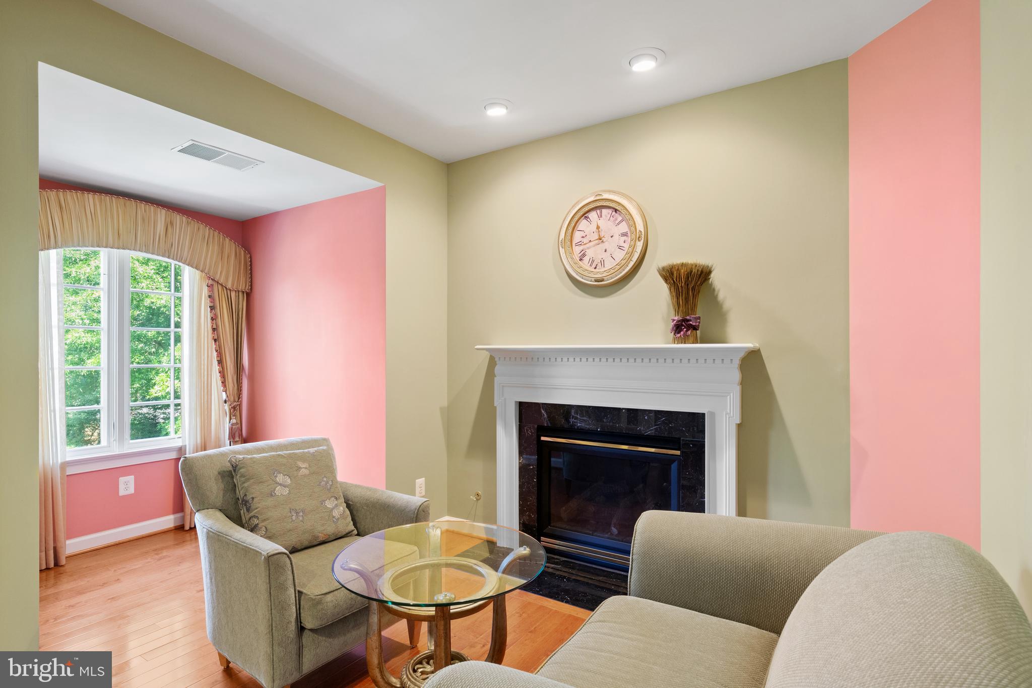 FOXHALL OF MCLEAN - Residential