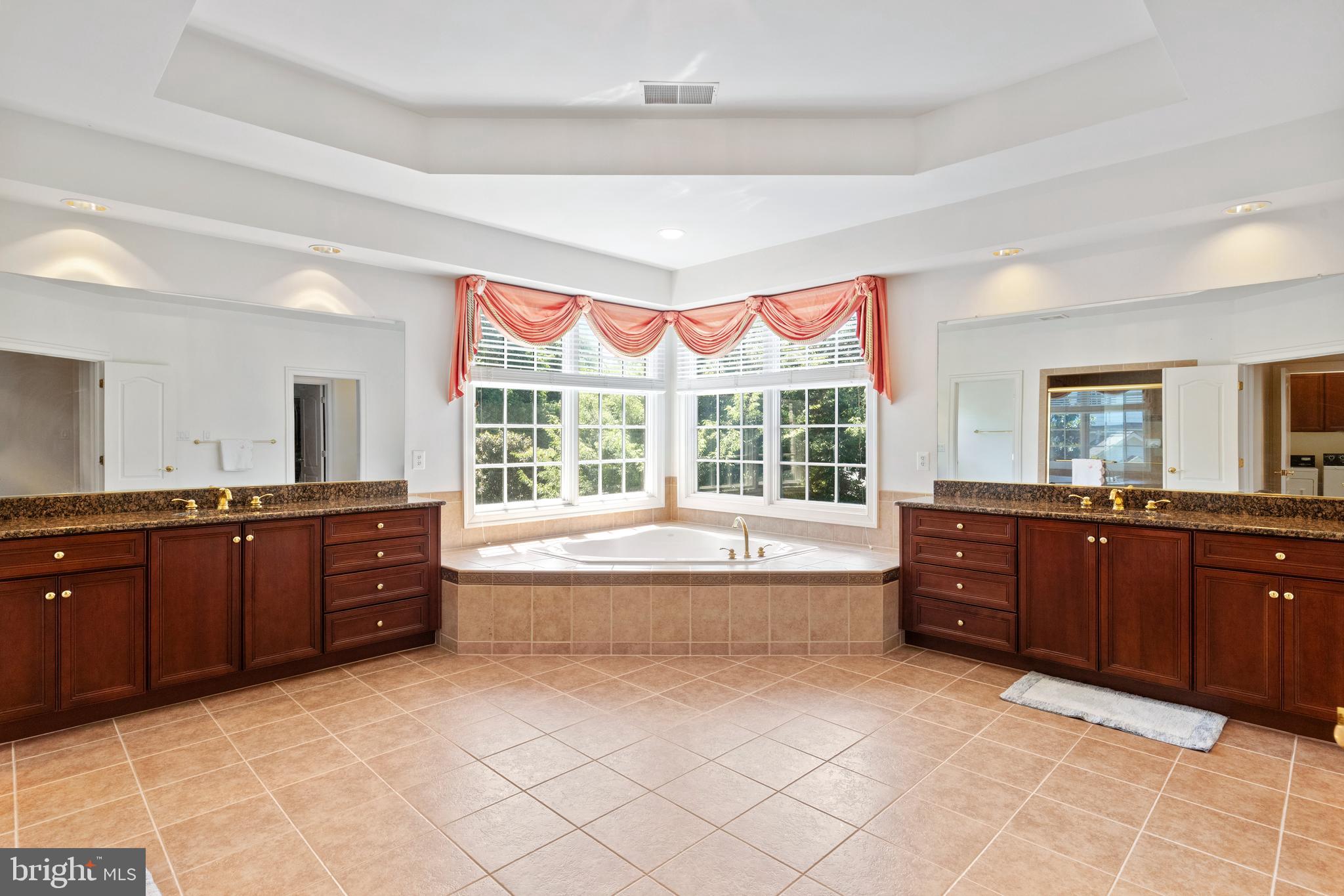 FOXHALL OF MCLEAN - Residential