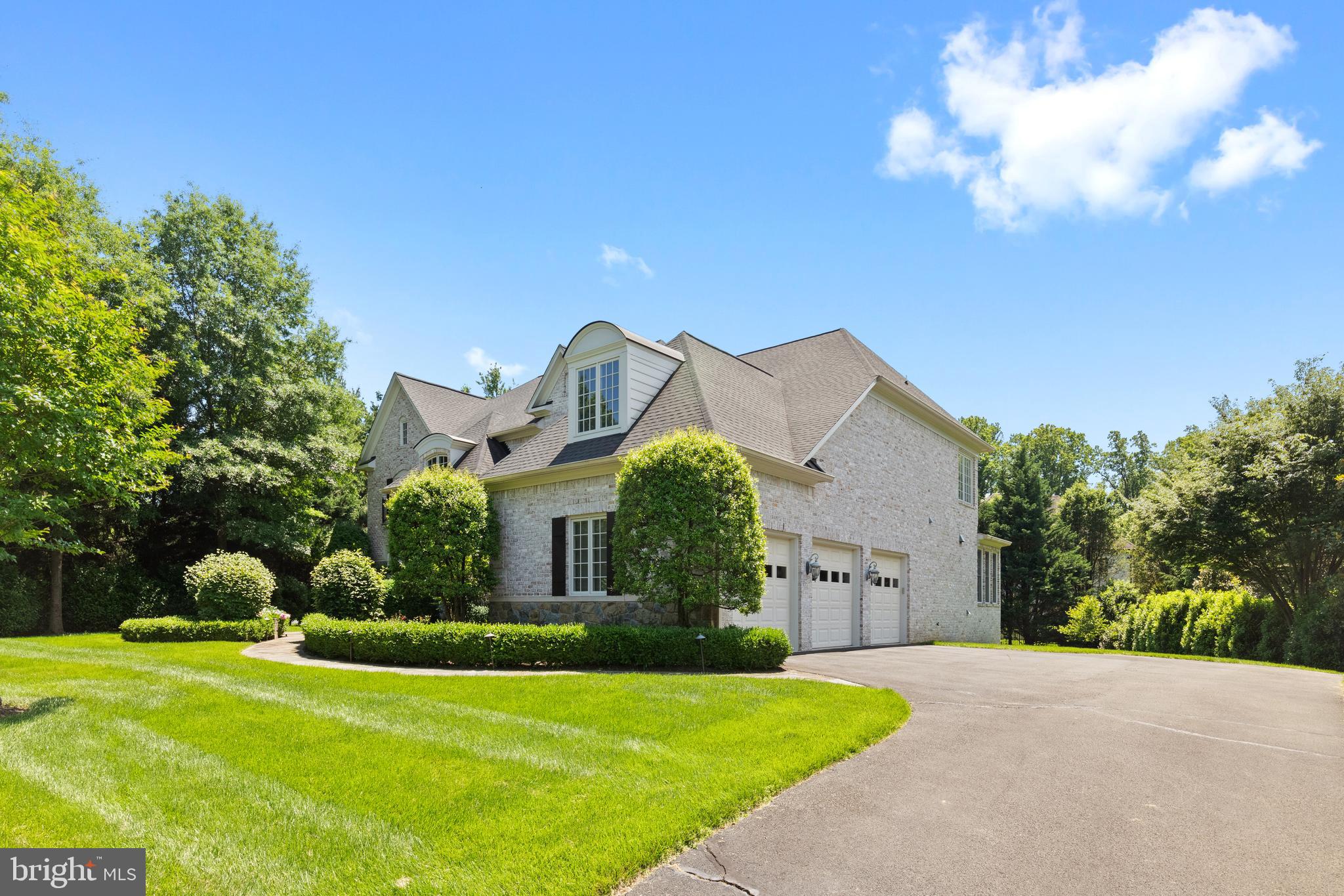 FOXHALL OF MCLEAN - Residential