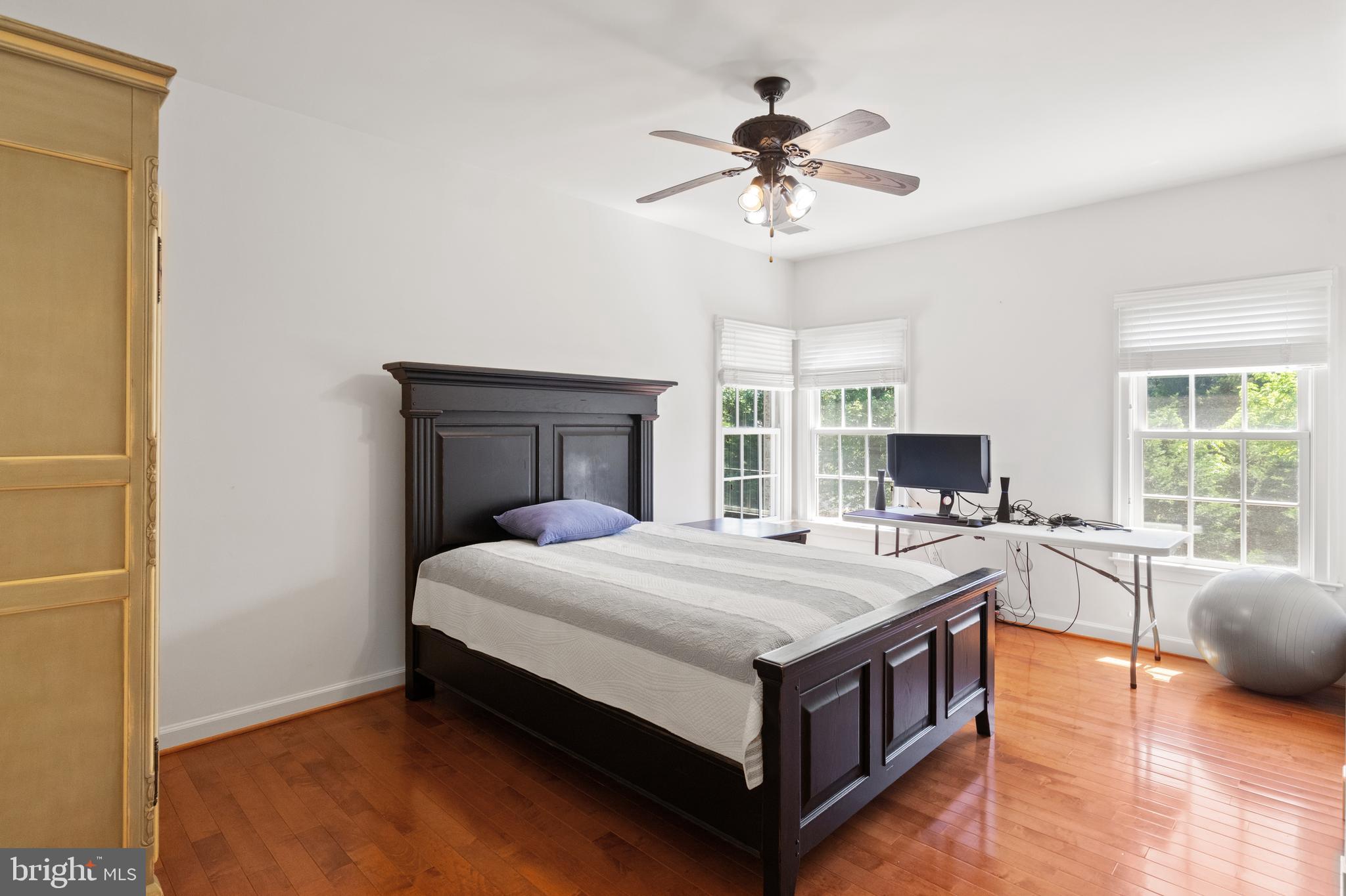 FOXHALL OF MCLEAN - Residential