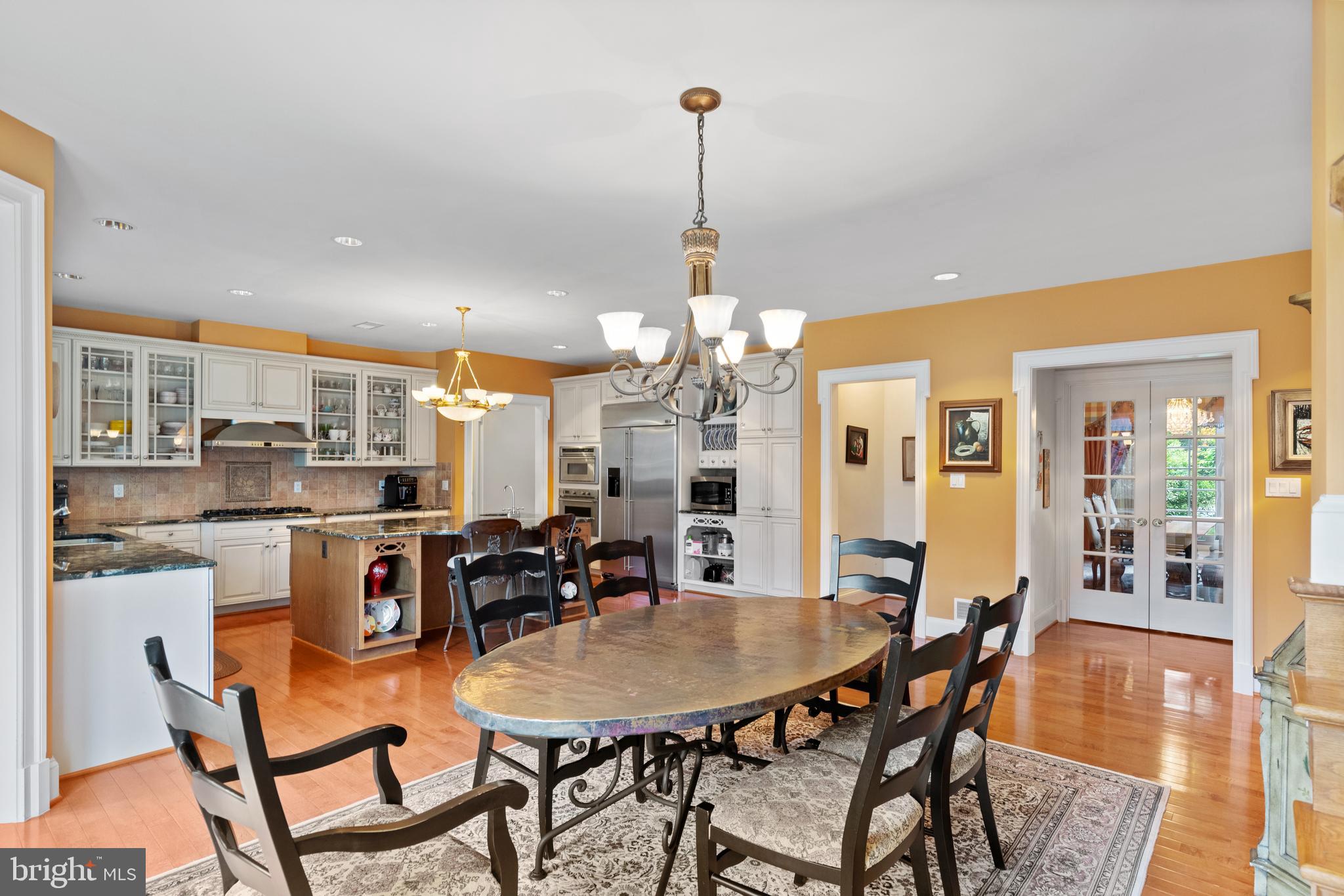 FOXHALL OF MCLEAN - Residential