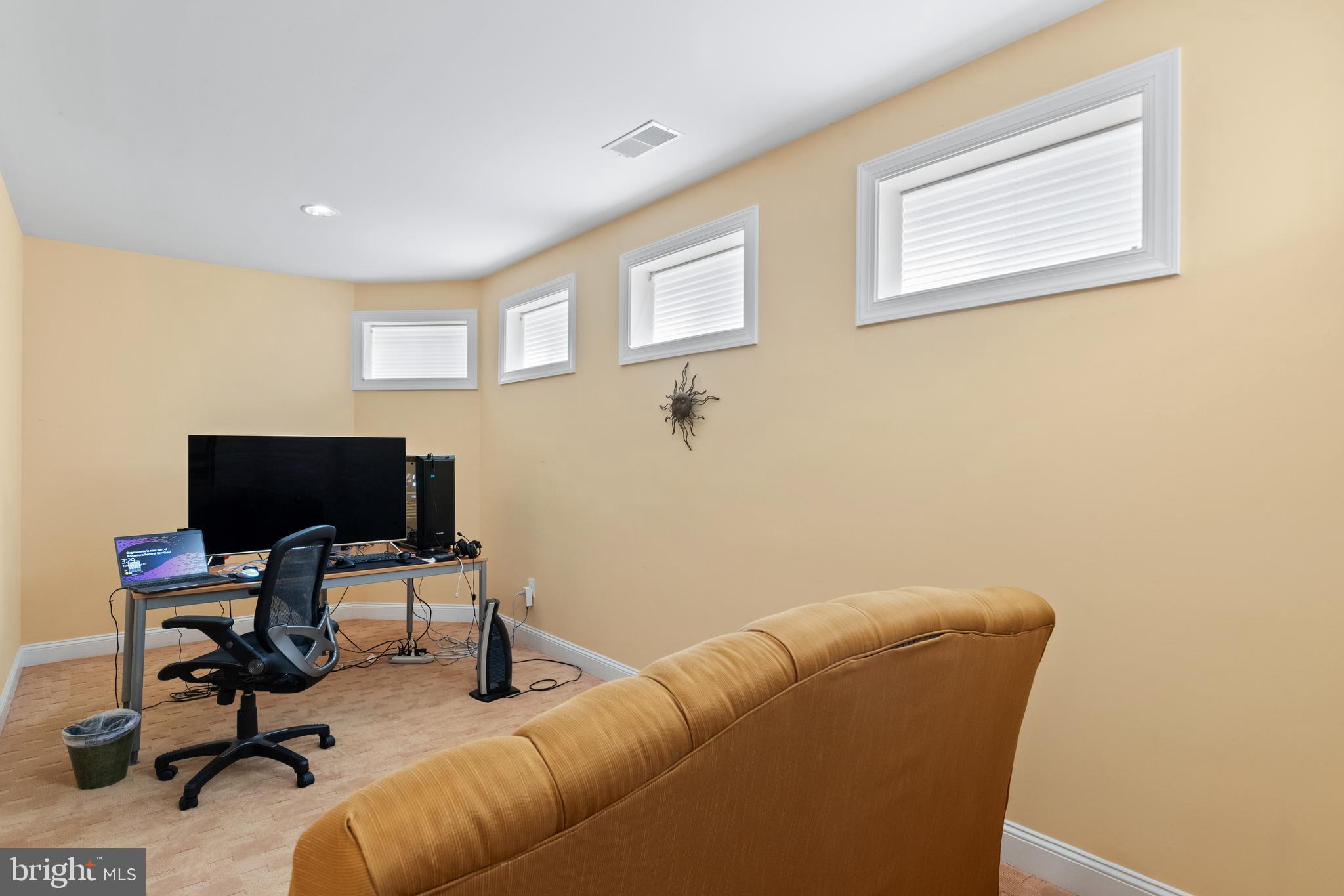FOXHALL OF MCLEAN - Residential