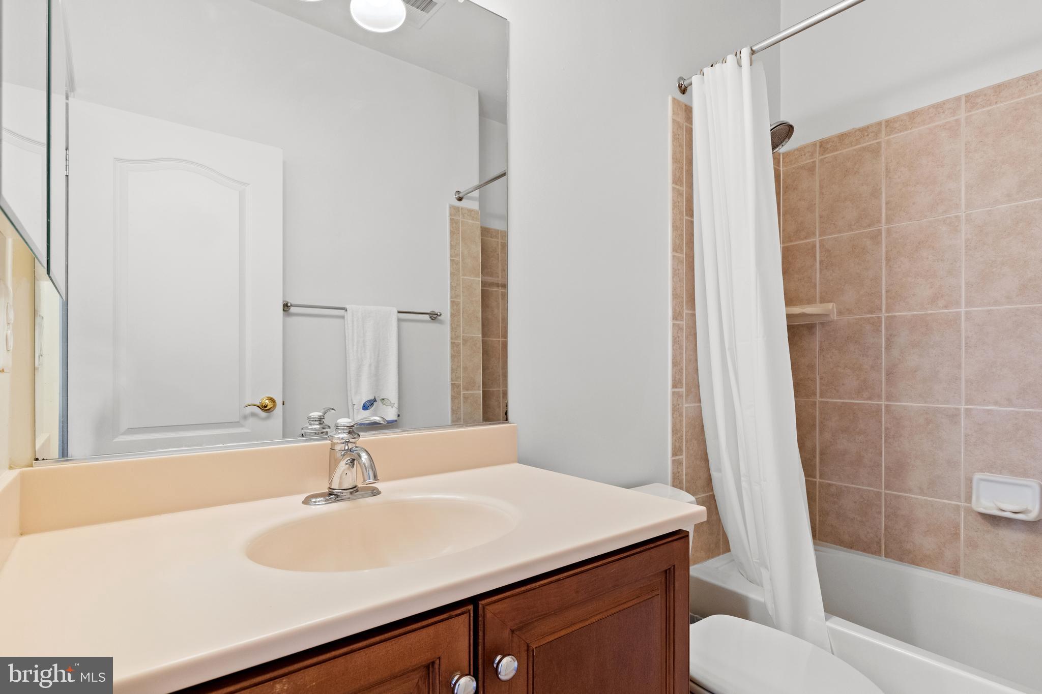 FOXHALL OF MCLEAN - Residential