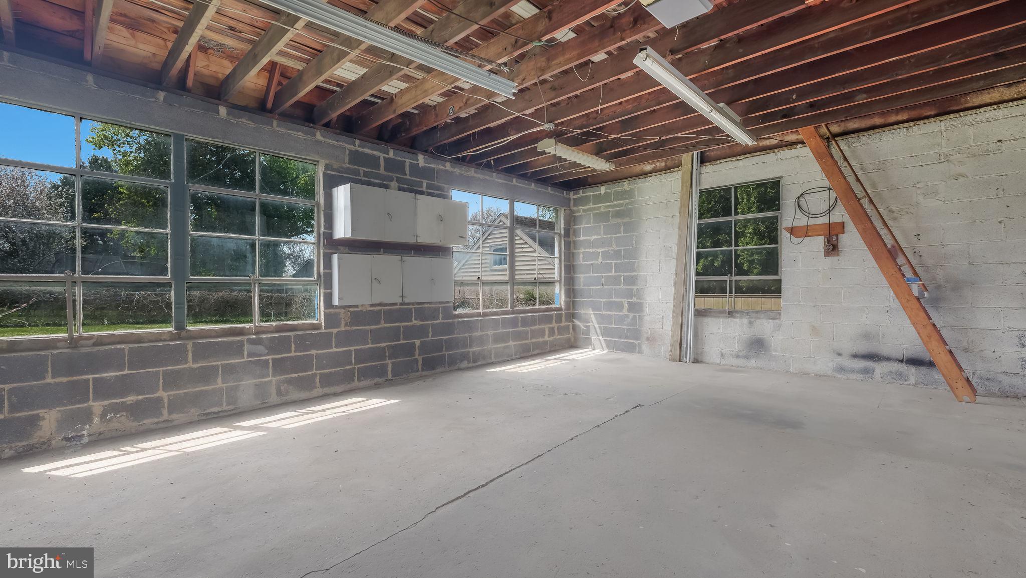 WILLOW WOODS - Residential