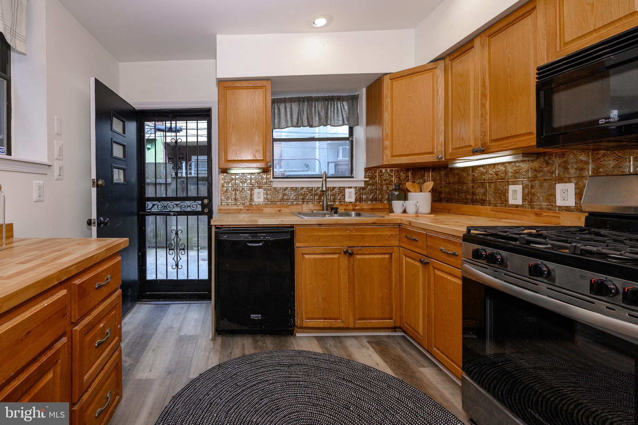 GIRARD ESTATES - Residential