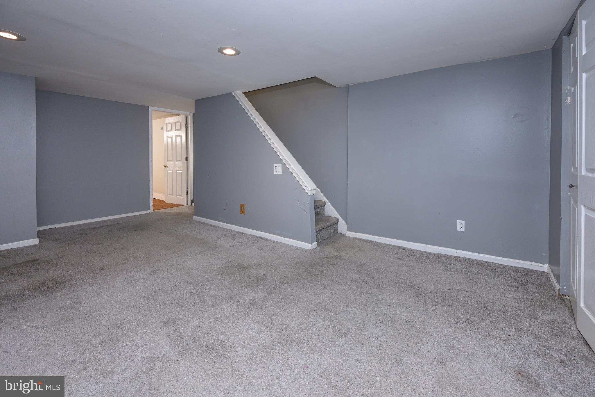 GIRARD ESTATES - Residential